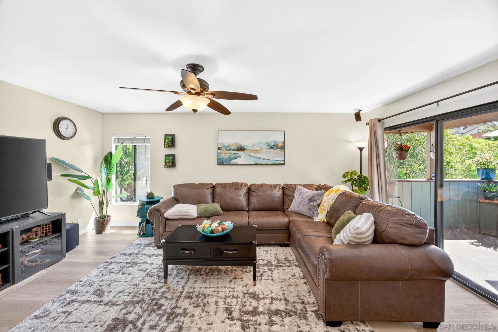 https://cdn.realtyfeed.com/cdn/127/260004533/e3dbc1bd22b8c5c514123148da99eaa4.webp