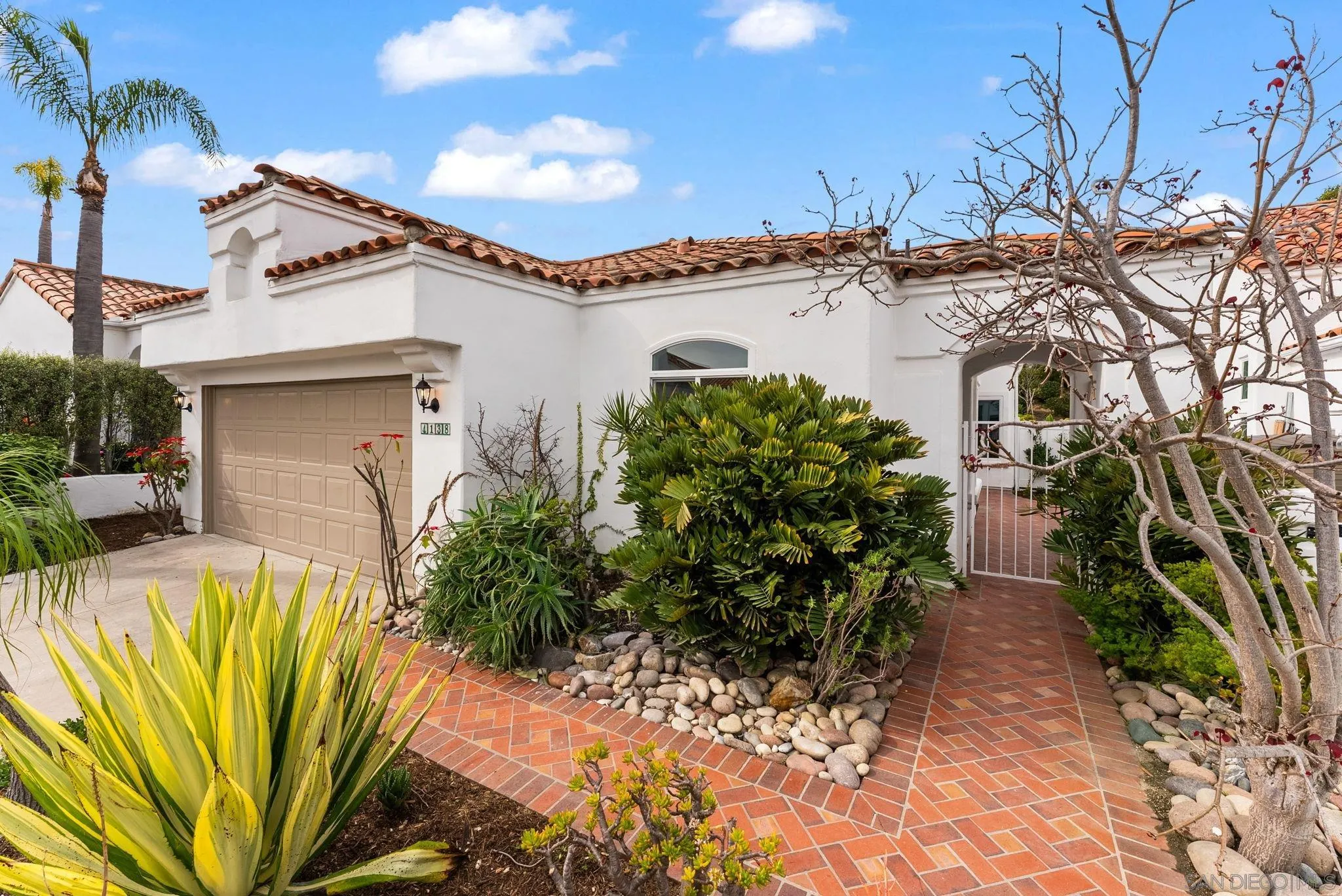 https://cdn.realtyfeed.com/cdn/127/260004537/00f0aec6d06a611e35a607af683f16d3.webp