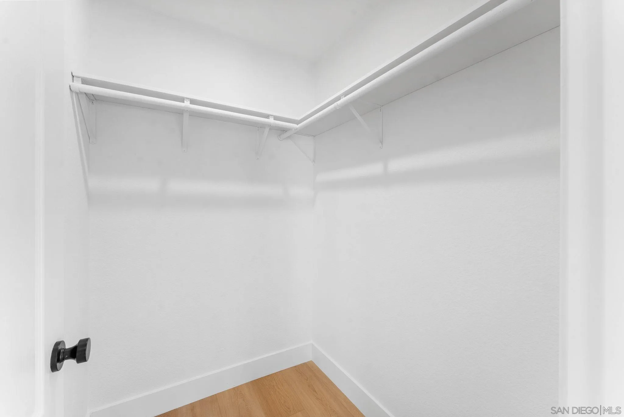 https://cdn.realtyfeed.com/cdn/127/260004537/6984c4163c3c27c87e618d515253397d.webp