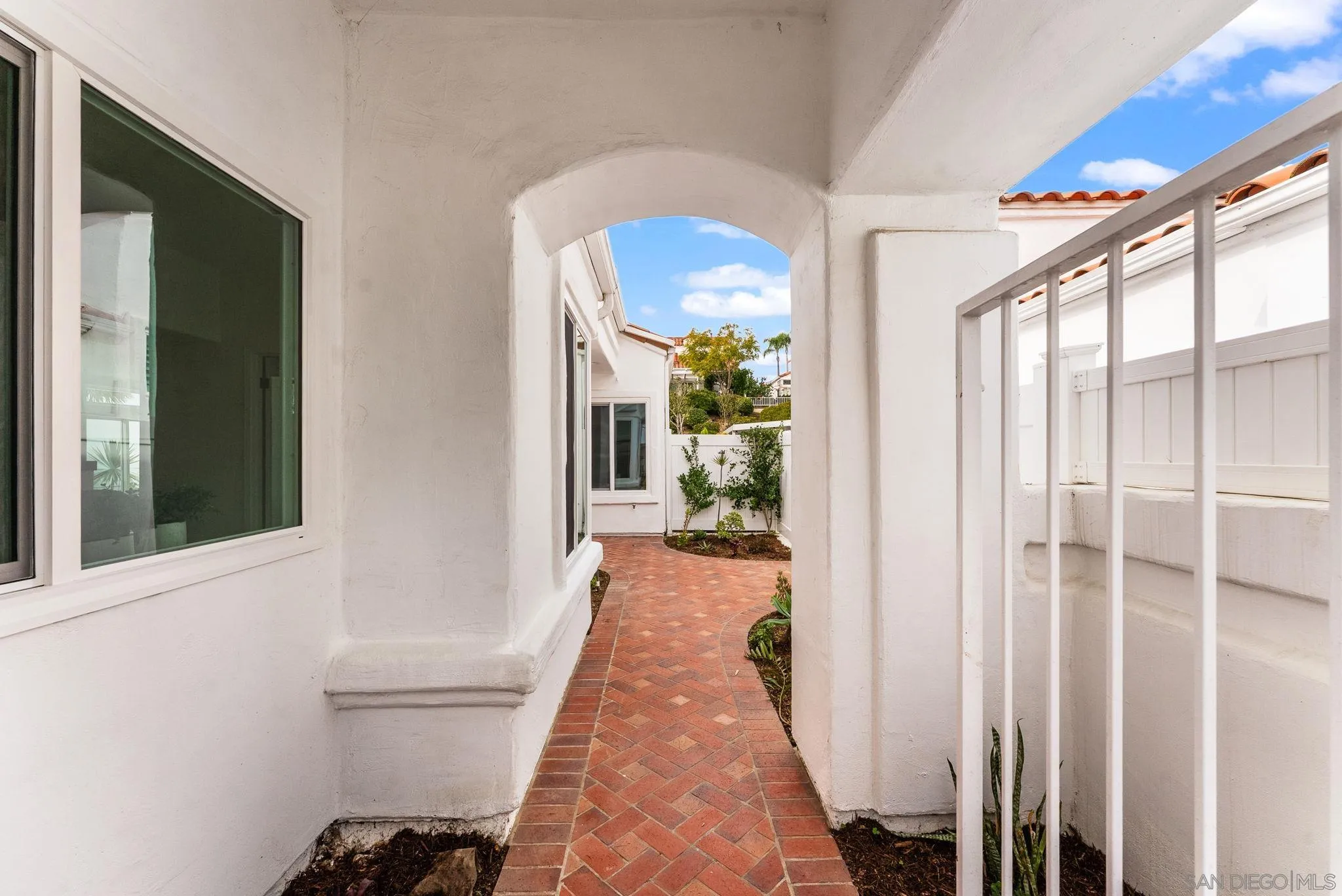 https://cdn.realtyfeed.com/cdn/127/260004537/95a1bfb4f225ccf3a2b662e282856370.webp