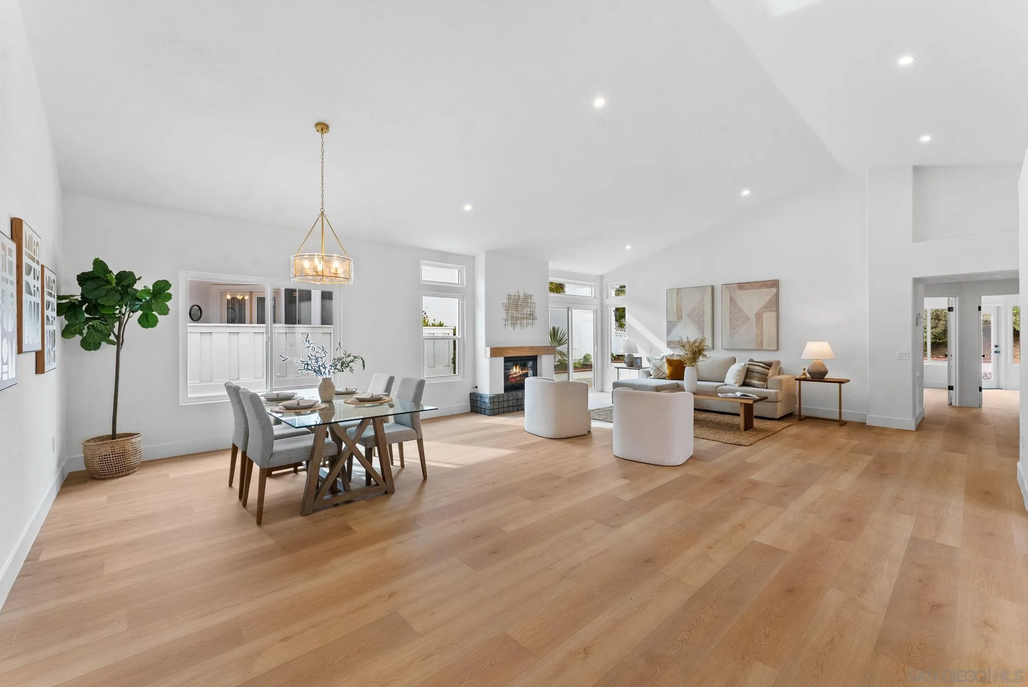 https://cdn.realtyfeed.com/cdn/127/260004537/abfb176423c2b9f129775605b95a8b3b.webp