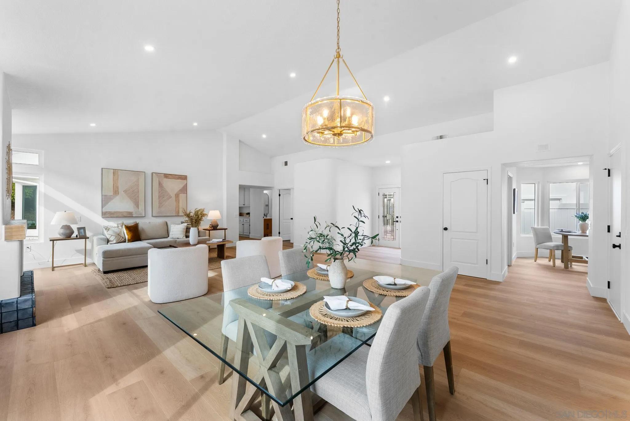 https://cdn.realtyfeed.com/cdn/127/260004537/be72d0ece708678bb669af04832de990.webp
