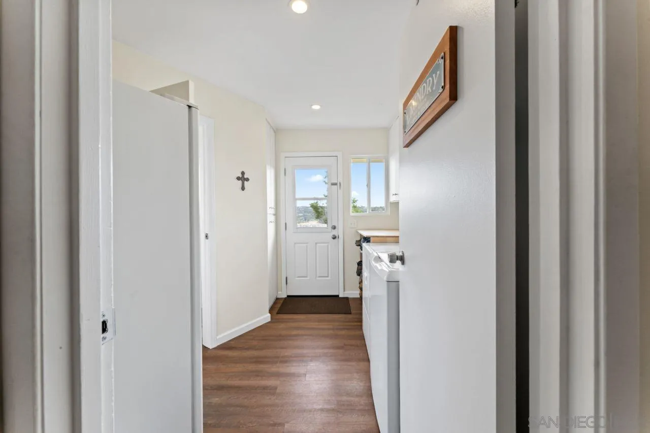 https://cdn.realtyfeed.com/cdn/127/260004541/21ea2d1038a8c5f285d42bbb272d640a.webp