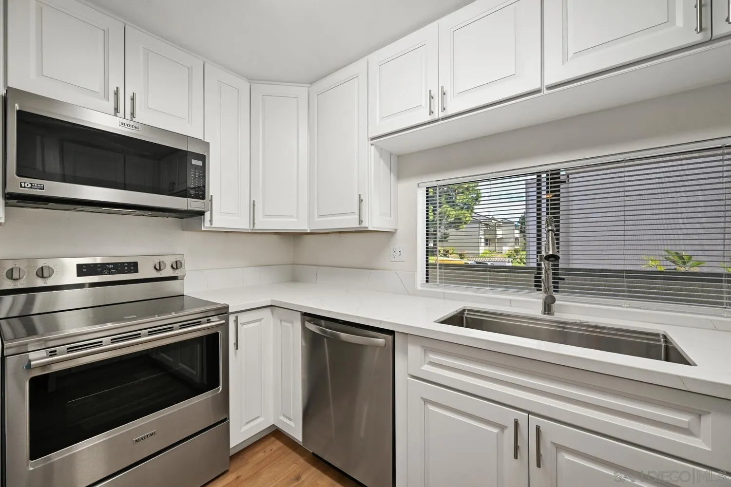 https://cdn.realtyfeed.com/cdn/127/260004542/b49807128e2dae3f06610f945d647b7f.webp