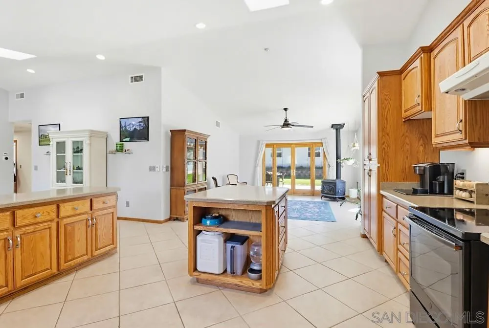 https://cdn.realtyfeed.com/cdn/127/260004544/e4692630227ae3c39caea7d34fa7cef5.webp