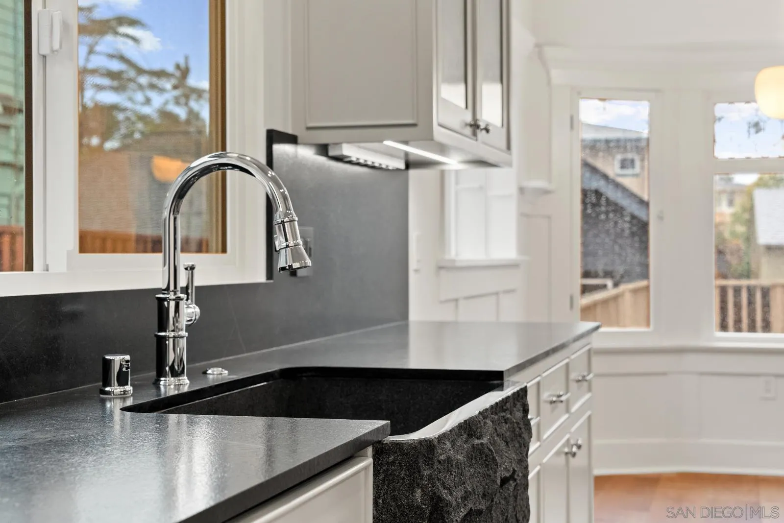 https://cdn.realtyfeed.com/cdn/127/260004547/6a9e5e65d7363e8375035285bd5374eb.webp