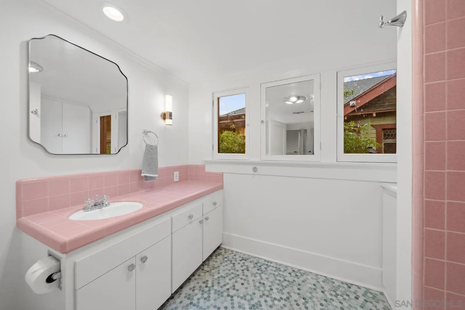 https://cdn.realtyfeed.com/cdn/127/260004547/6df7c13f9eda89562d635ca4c5356eed.webp