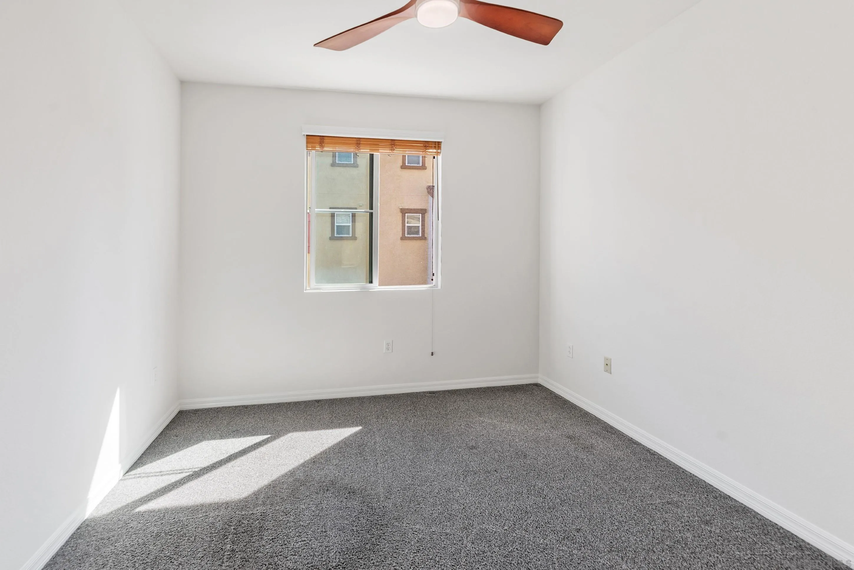 https://cdn.realtyfeed.com/cdn/127/260004548/0b25b5b1d330d8f4dddf64b128c14ba6.webp