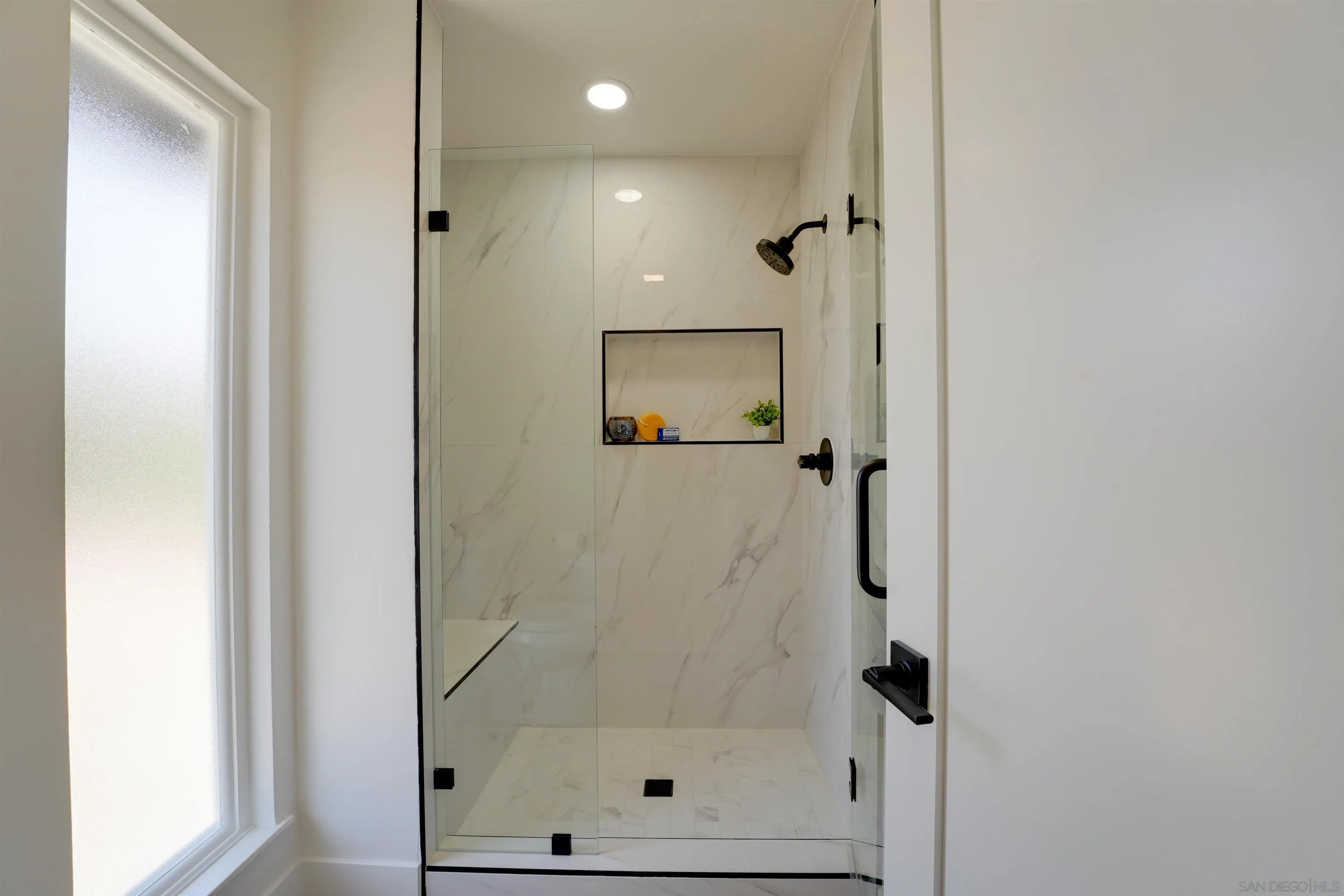 https://cdn.realtyfeed.com/cdn/127/260004550/0d9ea795630a7f4c9e3b111b4482e1f4.webp