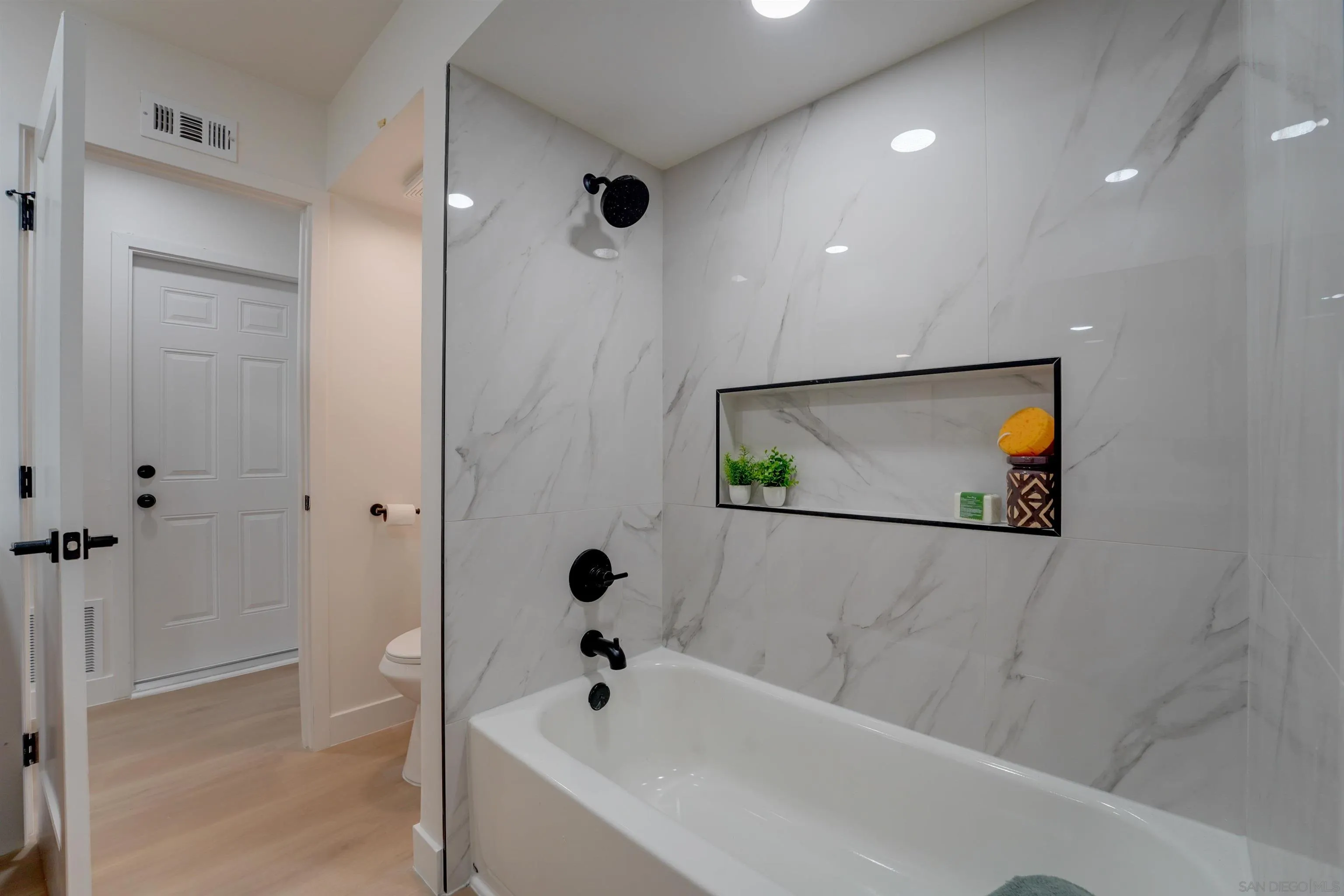 https://cdn.realtyfeed.com/cdn/127/260004550/150e643b02a38d32400e028b8f5a814b.webp