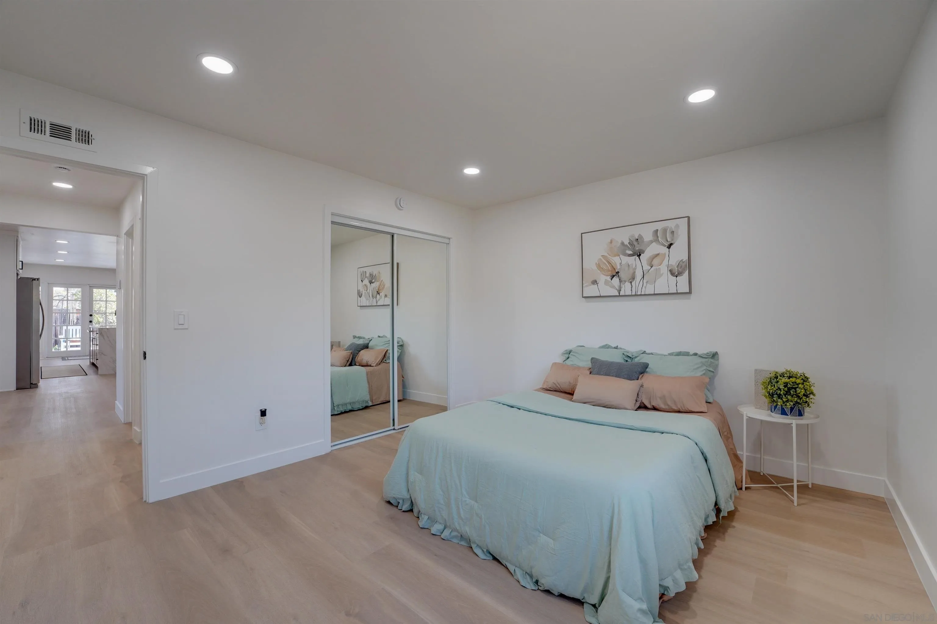 https://cdn.realtyfeed.com/cdn/127/260004550/8c4fc38560695722139e610b7c349431.webp