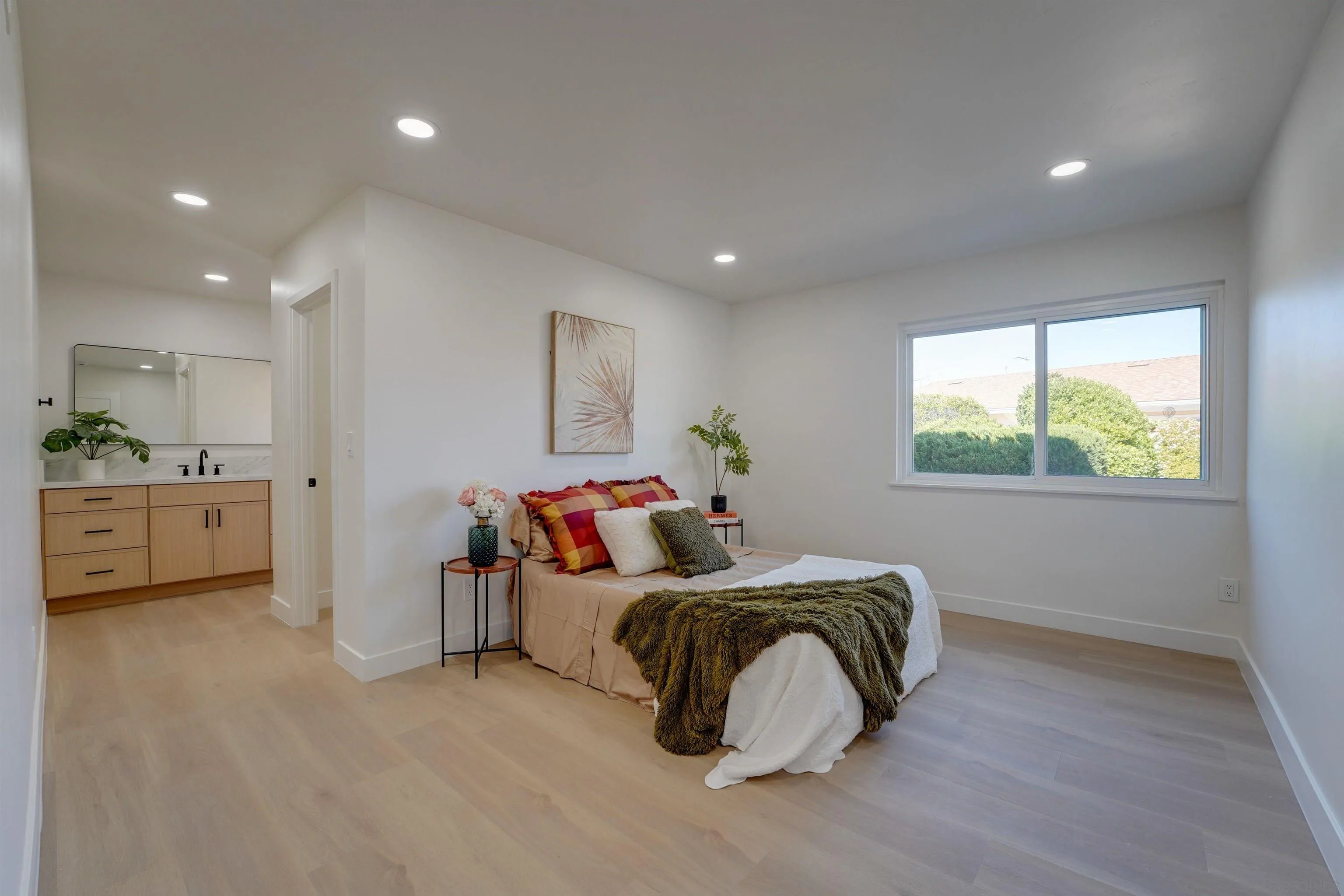 https://cdn.realtyfeed.com/cdn/127/260004550/9af1dbf158ff868bd5133eb308a8b61b.webp