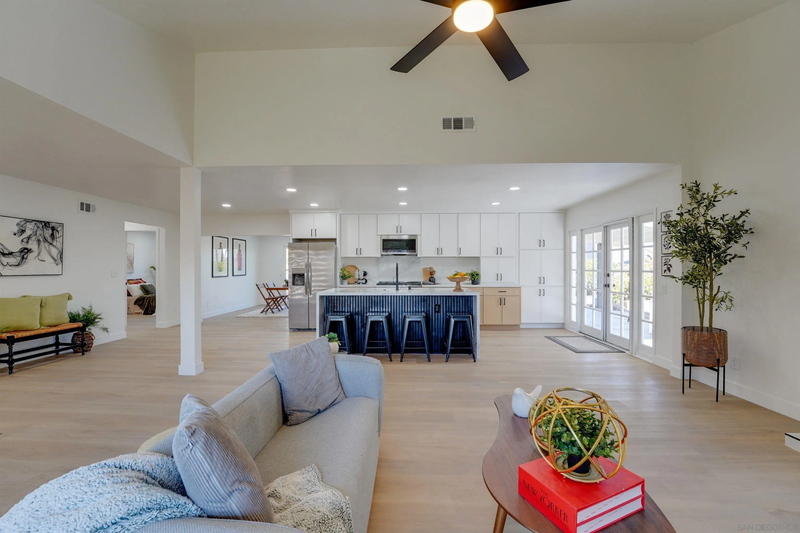 https://cdn.realtyfeed.com/cdn/127/260004550/a49097d9de3f68d7e3b8ddc9bd06192f.webp