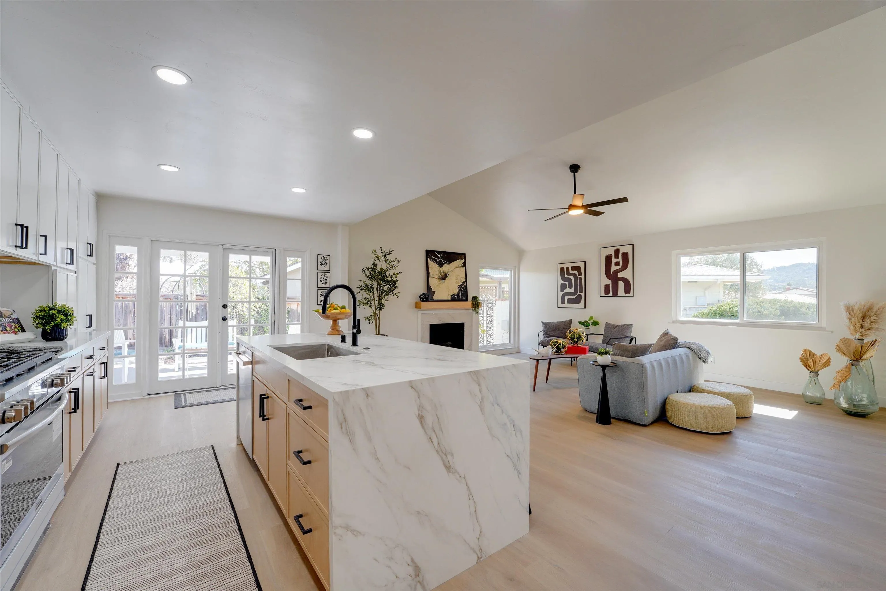 https://cdn.realtyfeed.com/cdn/127/260004550/dc4421161da82b3baf211be48f9f700a.webp