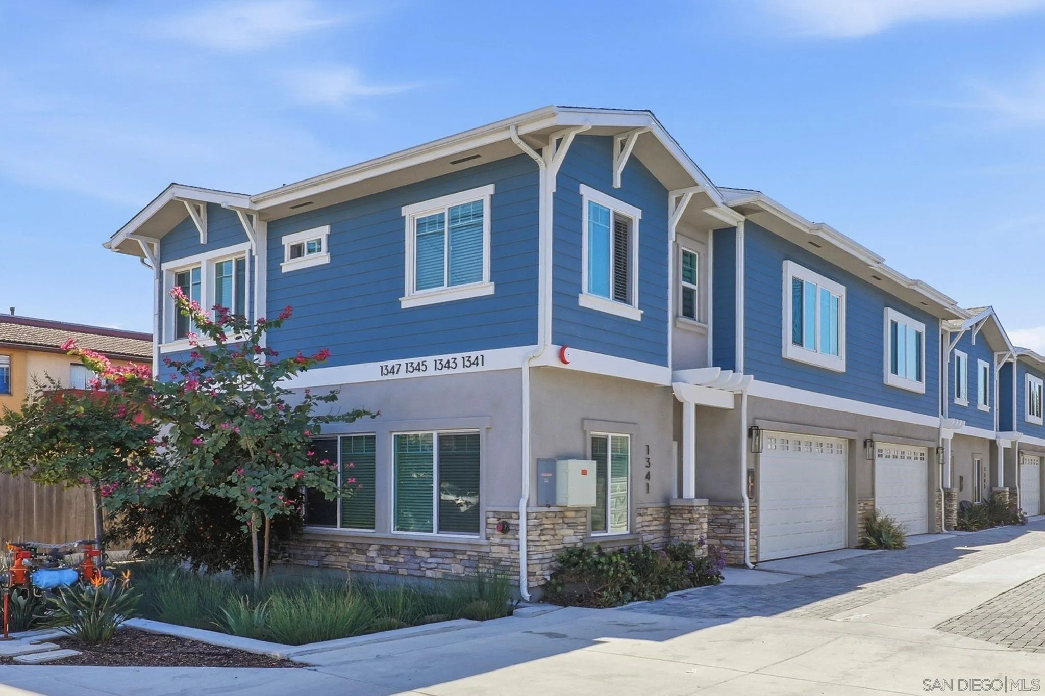 https://cdn.realtyfeed.com/cdn/127/260004551/2ac2f50b3a57128ffc1b604ad319af94.webp