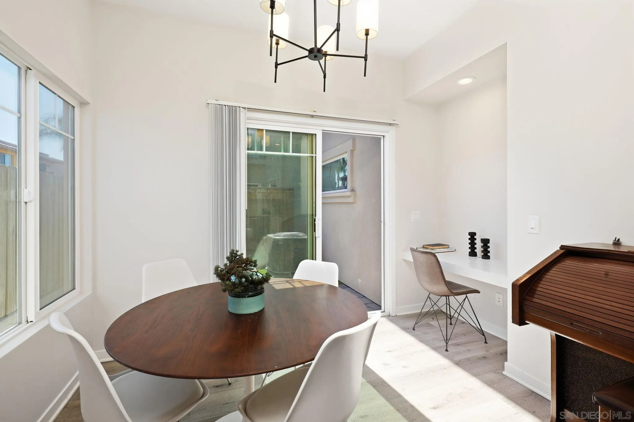 https://cdn.realtyfeed.com/cdn/127/260004551/2c5d16c4d1d2dbdb7f65807bbca77898.webp