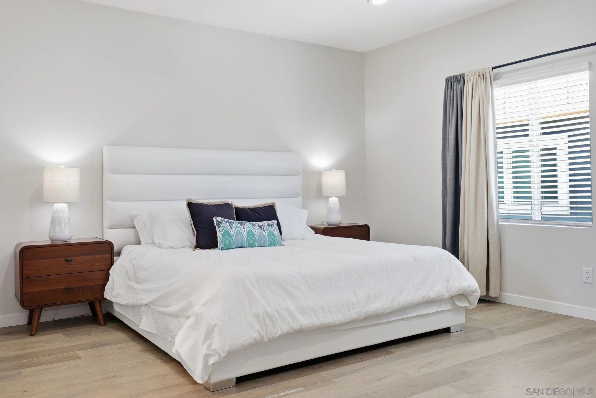 https://cdn.realtyfeed.com/cdn/127/260004551/8dfd8e317240e93de432b4b0dd46ae14.webp