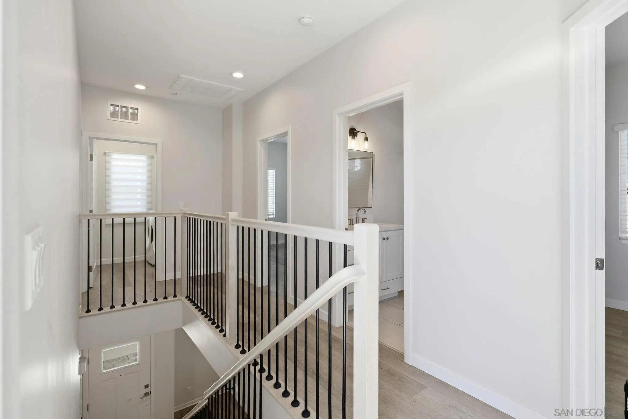 https://cdn.realtyfeed.com/cdn/127/260004551/ad8f277bf9b47ab45a39e9949b172271.webp