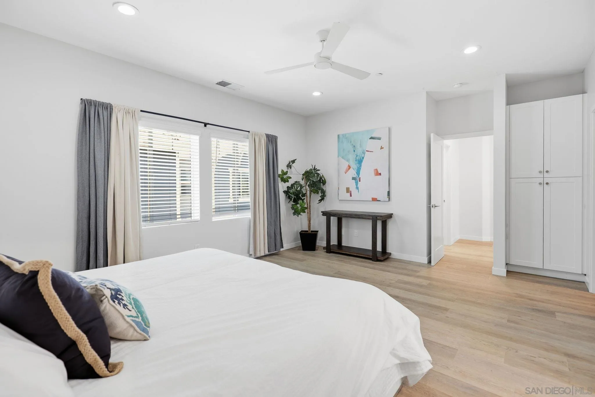 https://cdn.realtyfeed.com/cdn/127/260004551/c4a841e38ee4f99091e6d1c143adff62.webp