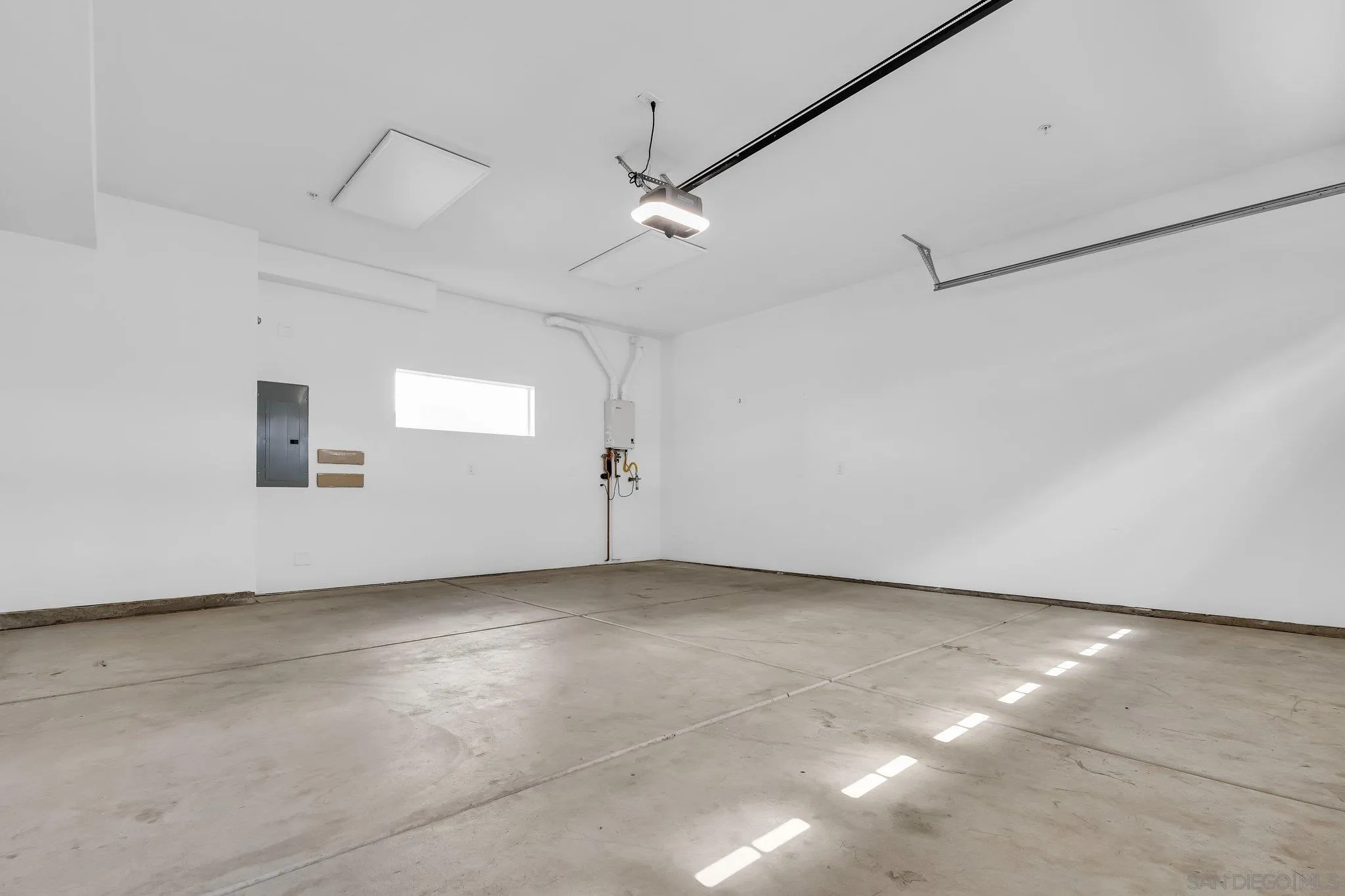 https://cdn.realtyfeed.com/cdn/127/260004551/fa4284bf581f59f32e4a3583f5cc6aed.webp