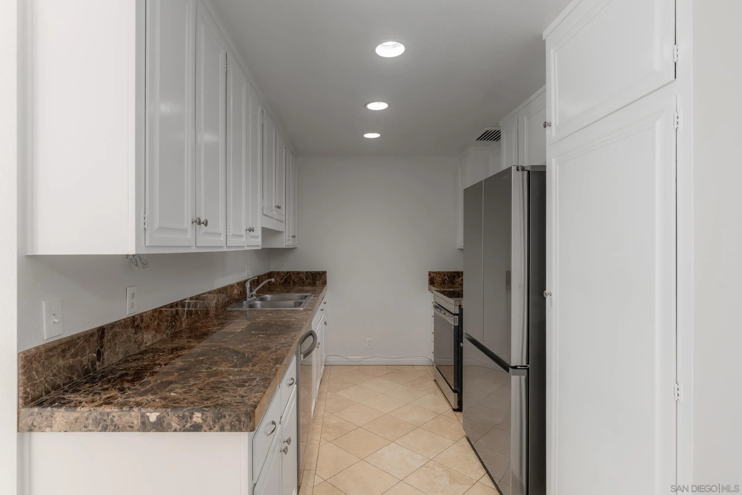 Photo #17: 260004553 Listing: Photo #17