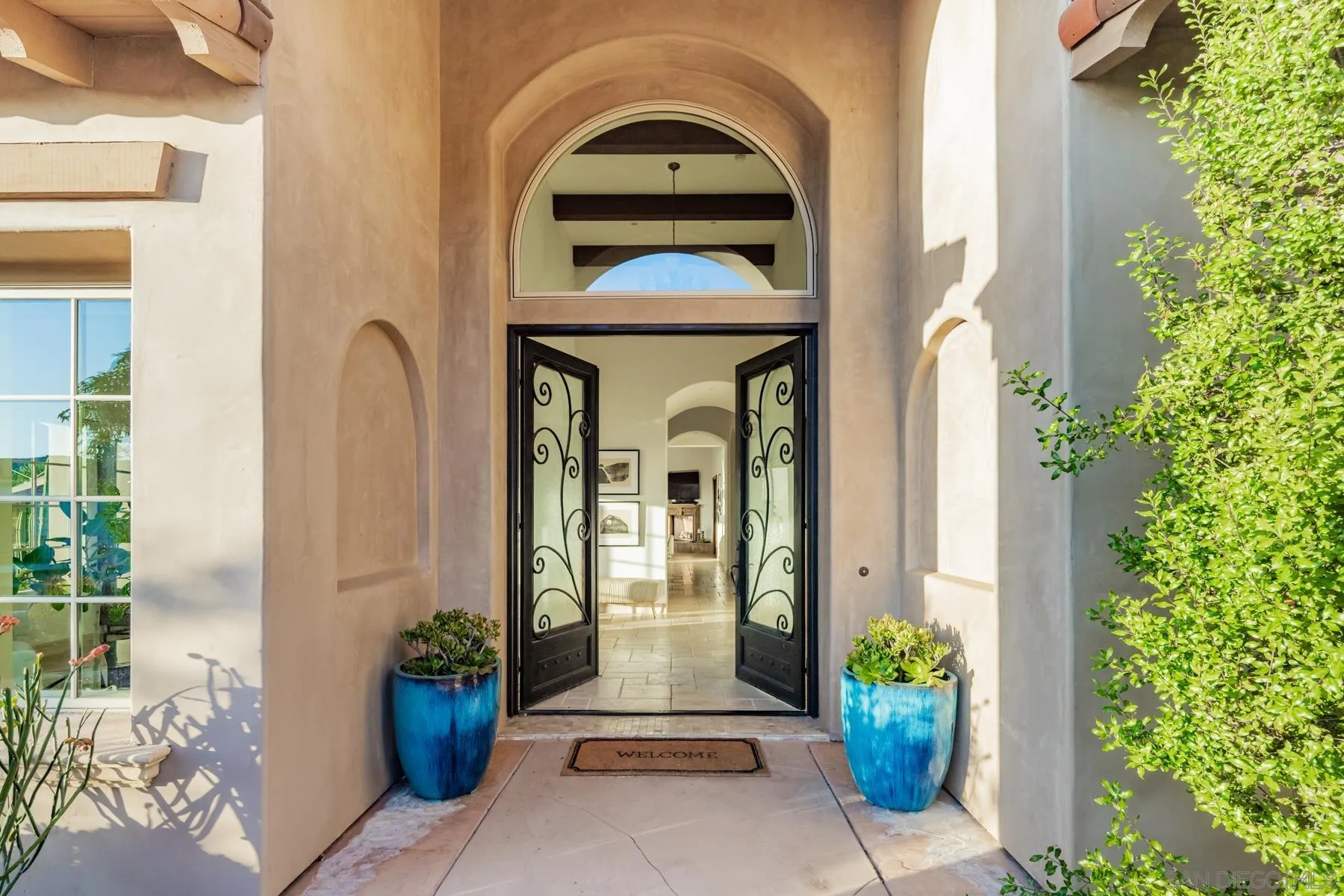 https://cdn.realtyfeed.com/cdn/127/260004559/4f74858d0b7b4a36428c91e881c8bc51.webp