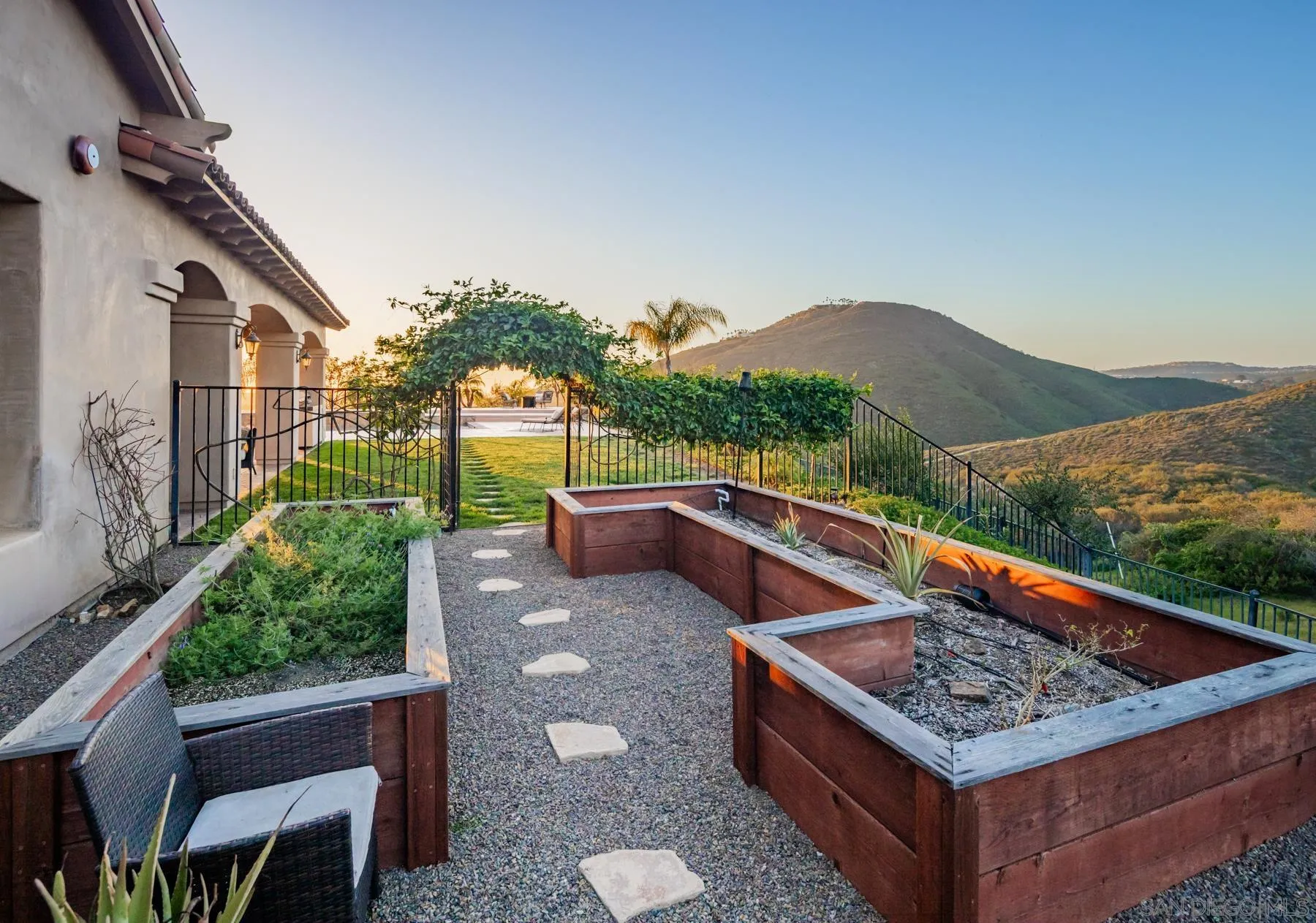 https://cdn.realtyfeed.com/cdn/127/260004559/69010271727f2e05a5884dcef711973f.webp