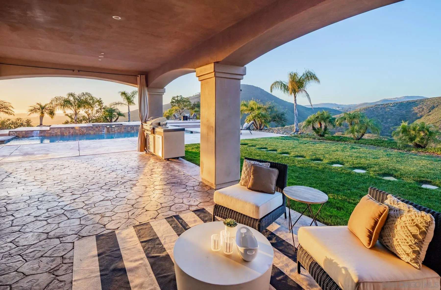 https://cdn.realtyfeed.com/cdn/127/260004559/da4376559ccfff410bc412ce5d02a9bb.webp