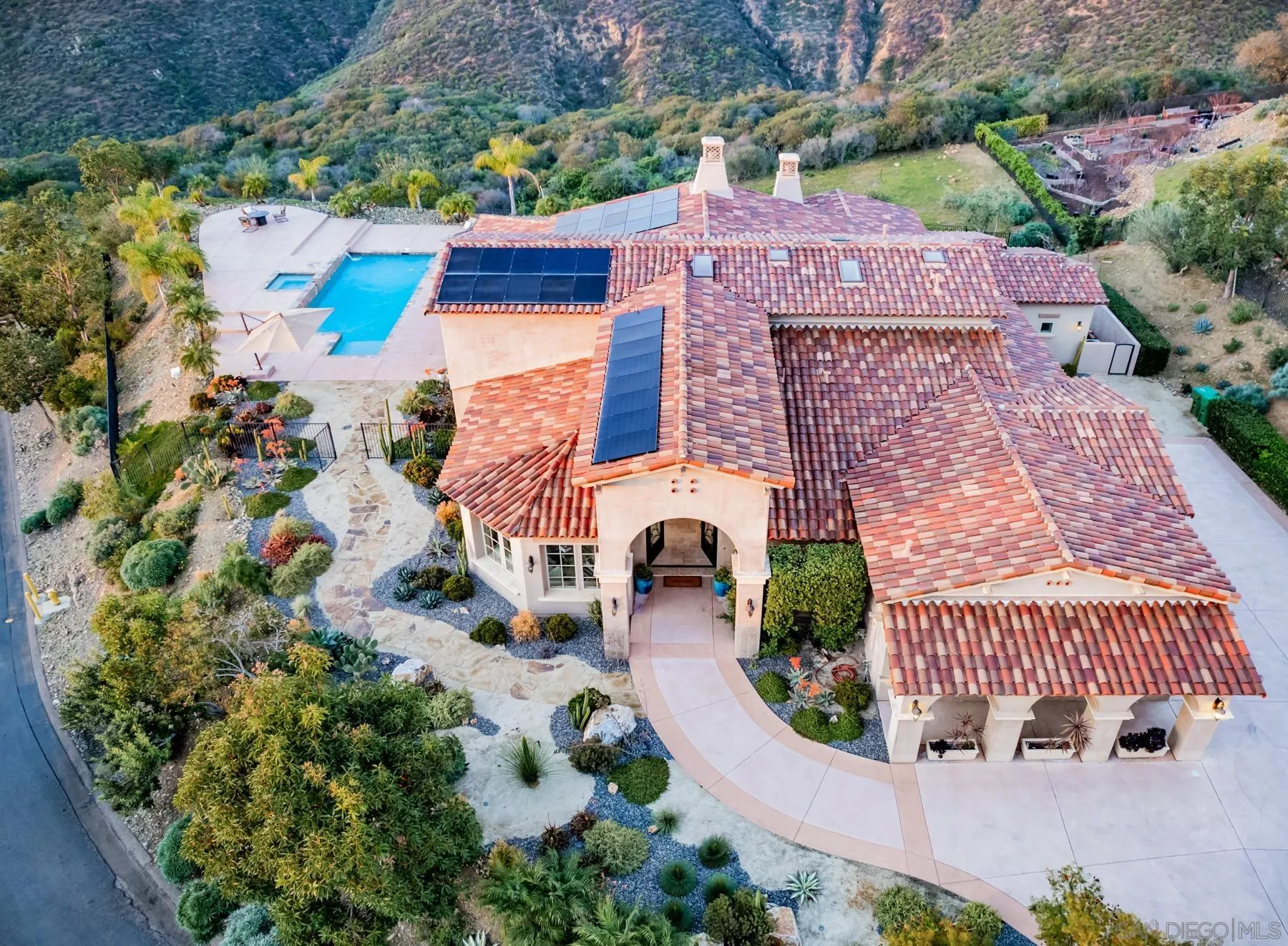 https://cdn.realtyfeed.com/cdn/127/260004559/f4bfaf8ee51bbb4b036b27193a09fef8.webp