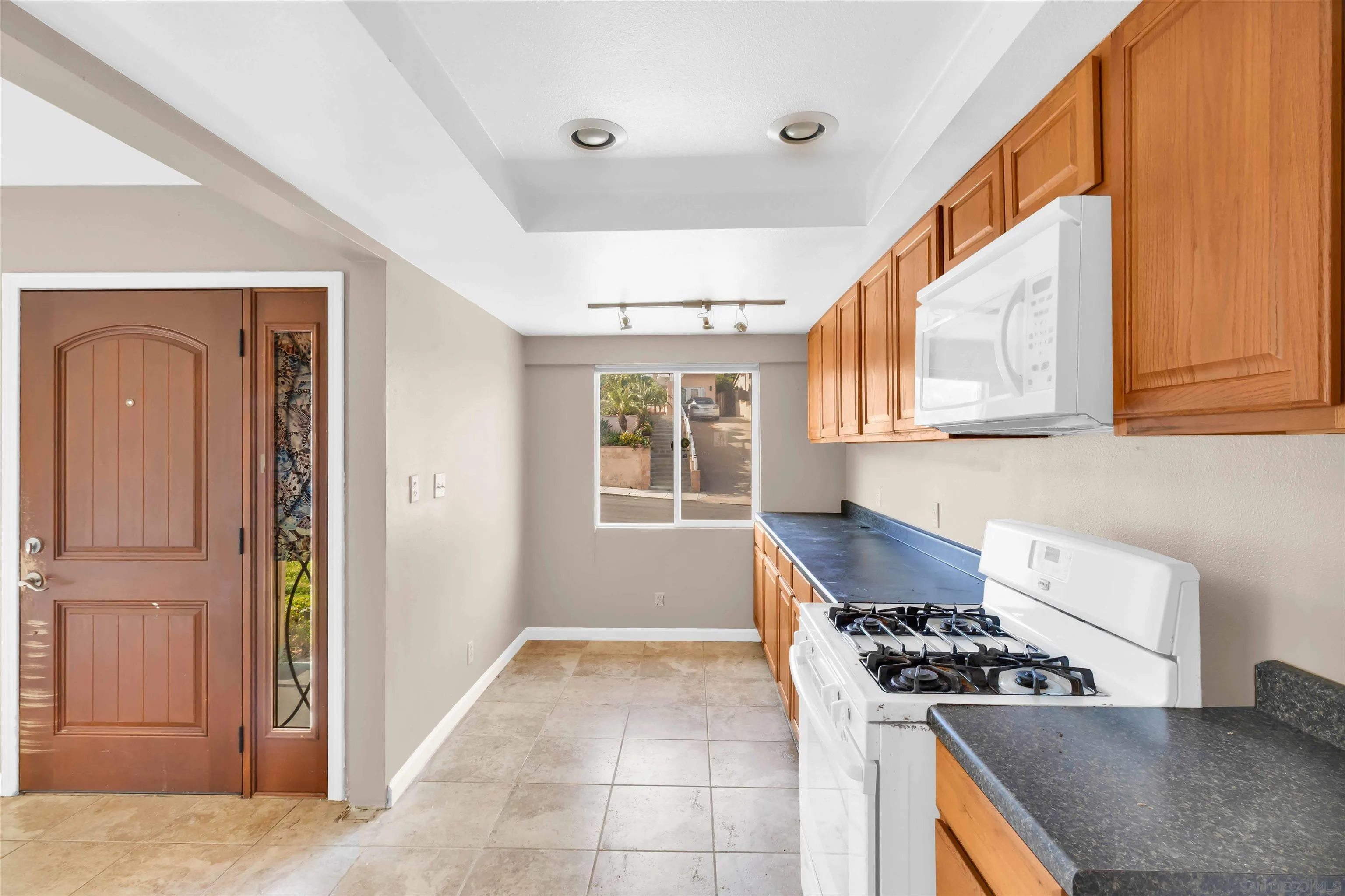 https://cdn.realtyfeed.com/cdn/127/260004560/cf6b58648c20ea168077d295169f8a8e.webp