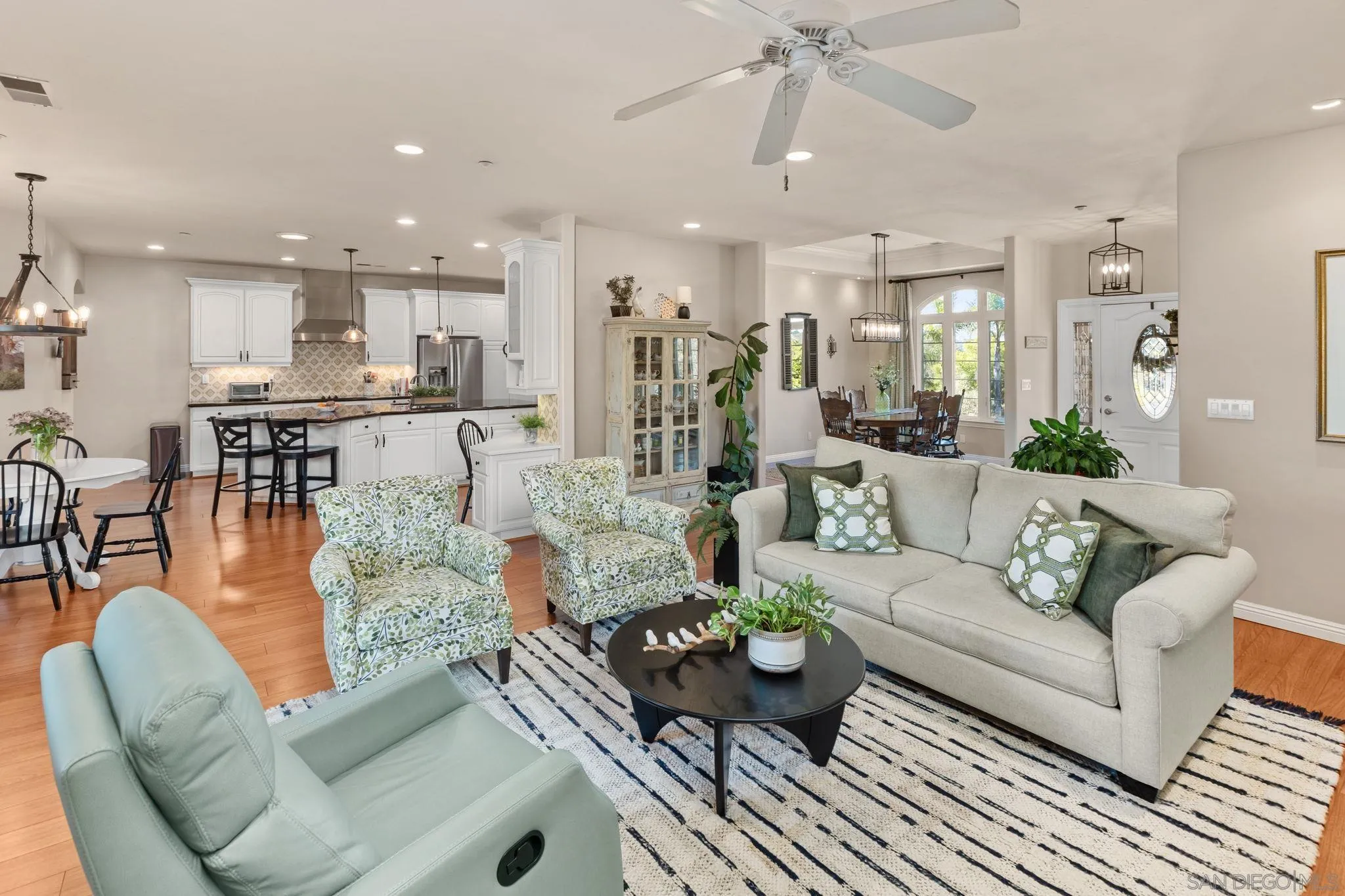 https://cdn.realtyfeed.com/cdn/127/260004561/49a8f43546a486764d0cead1e6de99f1.webp