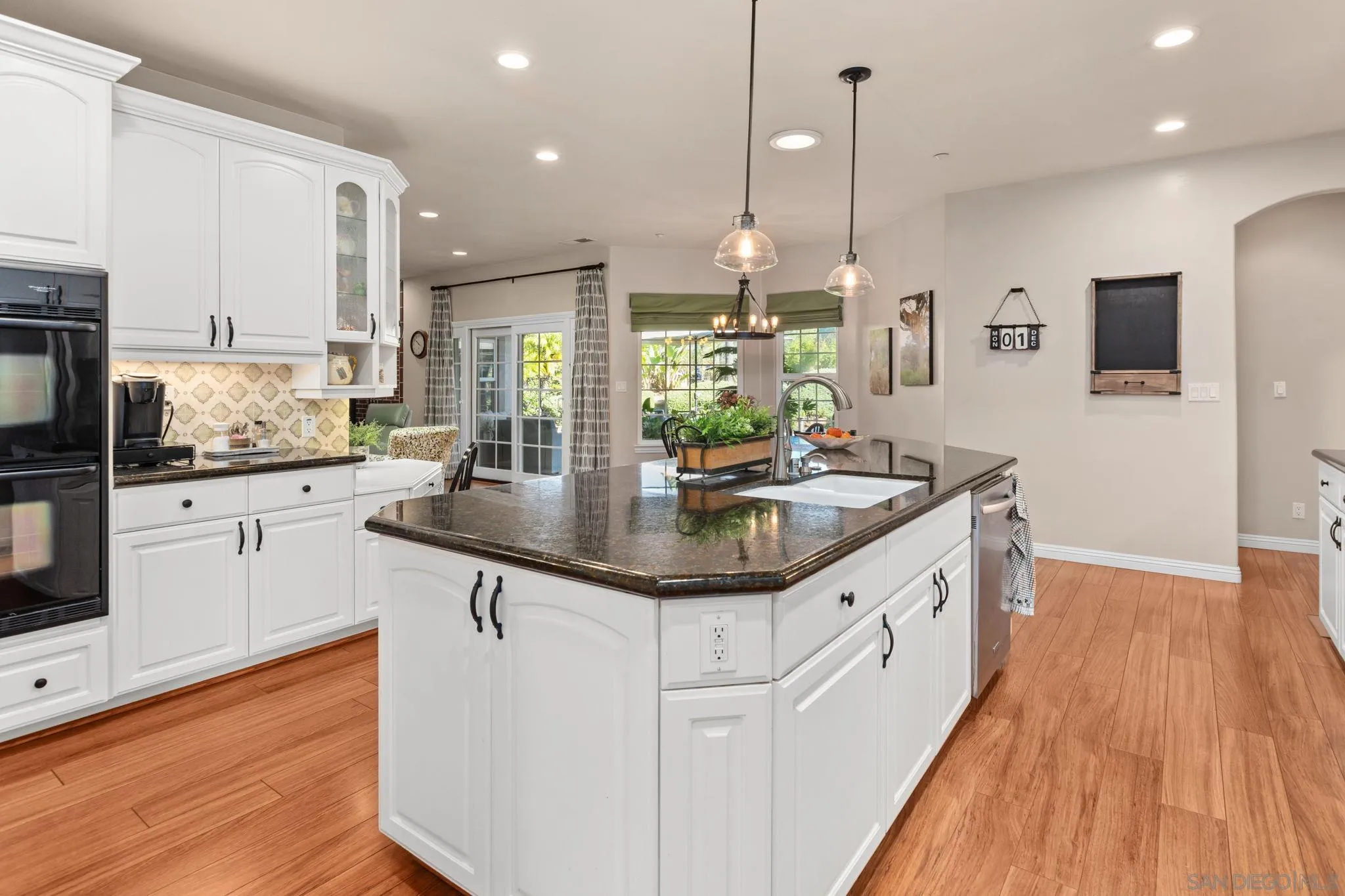 https://cdn.realtyfeed.com/cdn/127/260004561/57f6194a04165e14f2e657e478b0fb45.webp