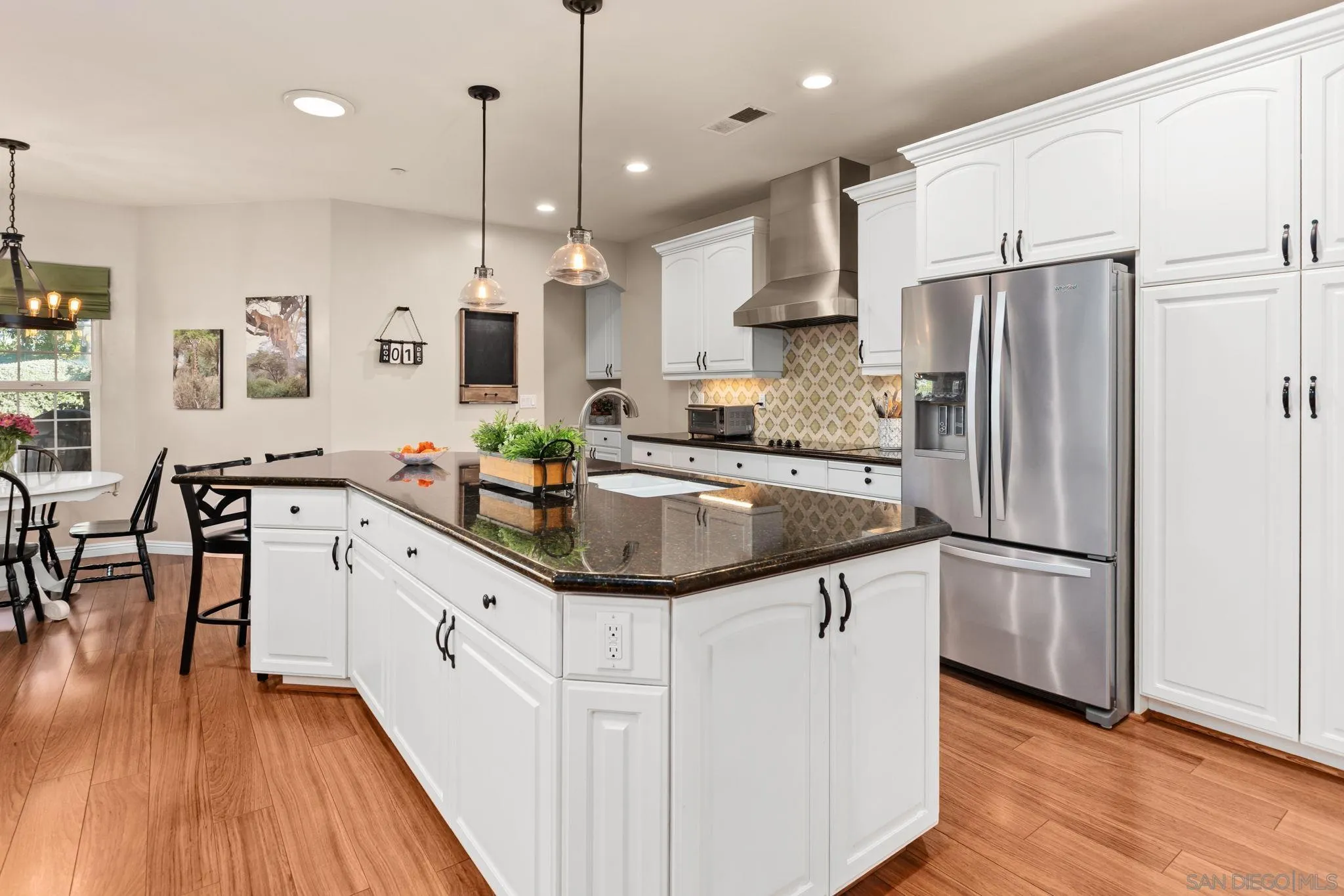 https://cdn.realtyfeed.com/cdn/127/260004561/782a6c5601235040052dd00d8e986f10.webp