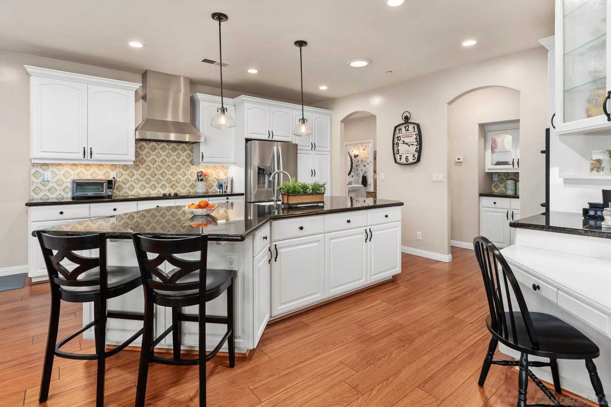 https://cdn.realtyfeed.com/cdn/127/260004561/7a300b944f4242cc85b1025afe43b80e.webp