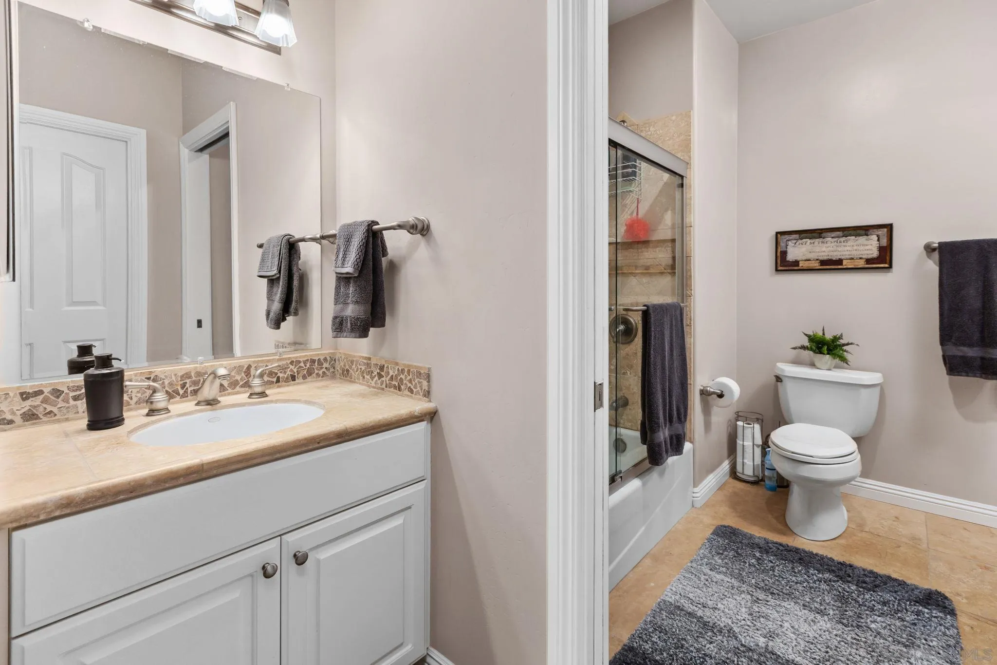 https://cdn.realtyfeed.com/cdn/127/260004561/c1397fd8305fbf8ffd0a998293c891e2.webp