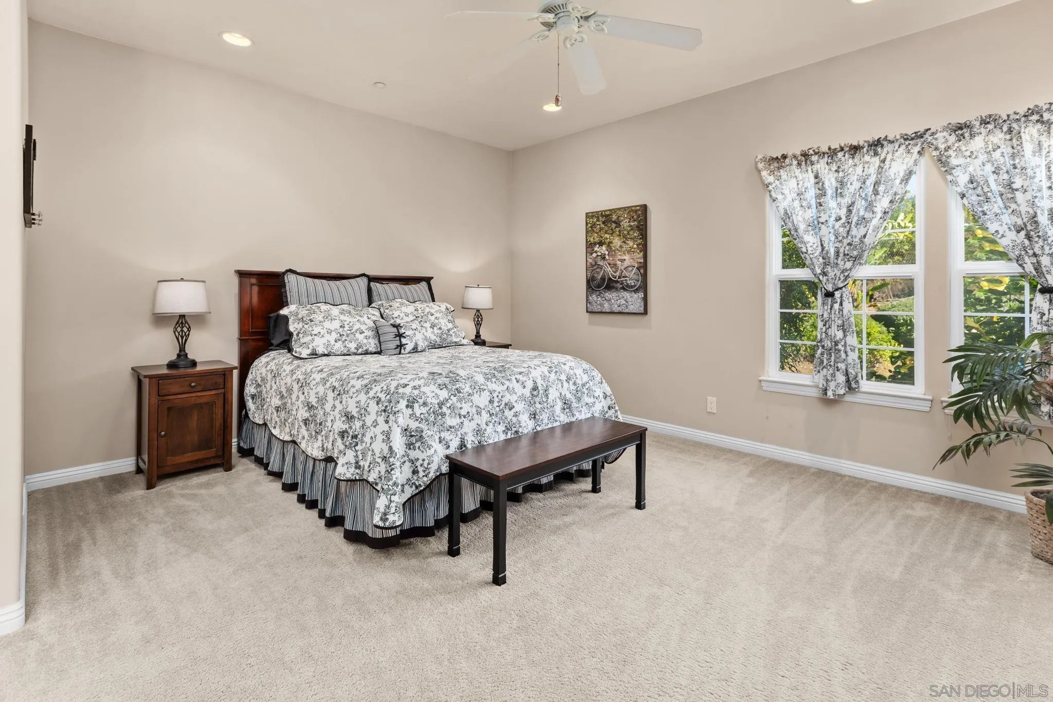 https://cdn.realtyfeed.com/cdn/127/260004561/fddc54da823ede35a8de6e4f4439ca33.webp
