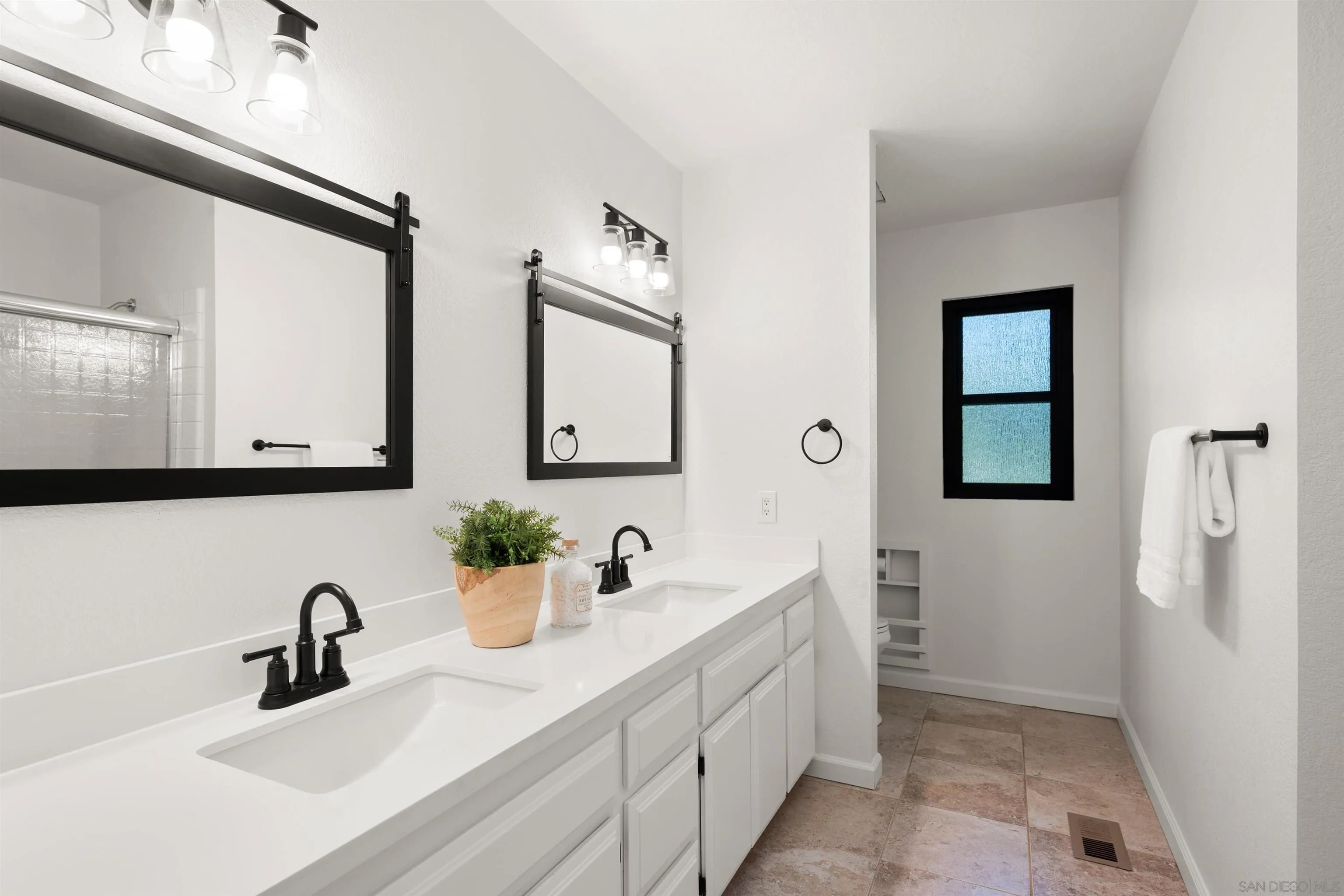 https://cdn.realtyfeed.com/cdn/127/260004565/97fa2ee79c7b11830412185e5ac667a2.webp