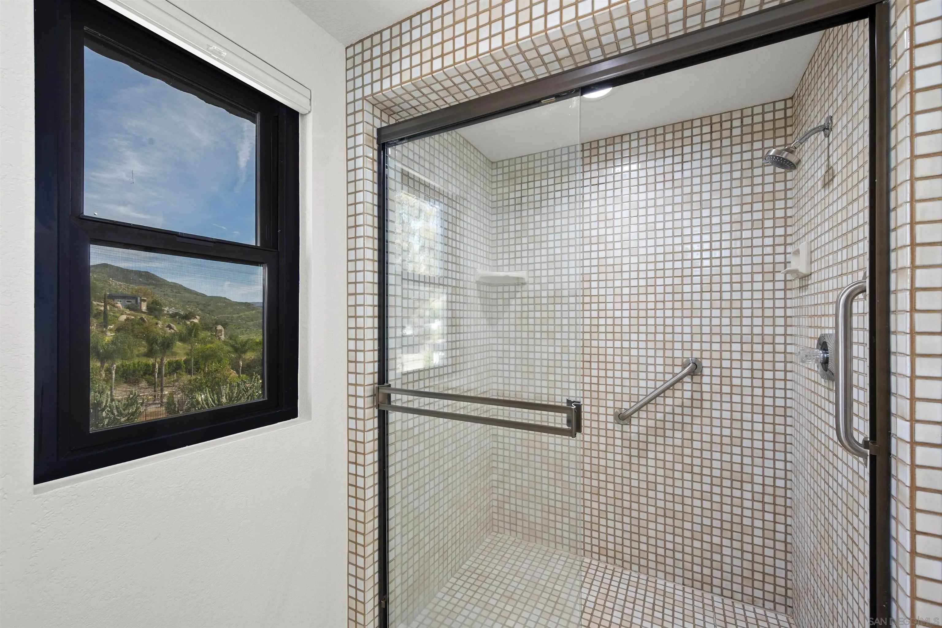 https://cdn.realtyfeed.com/cdn/127/260004565/bc64071e81634ae3d9fd14fb2822c738.webp