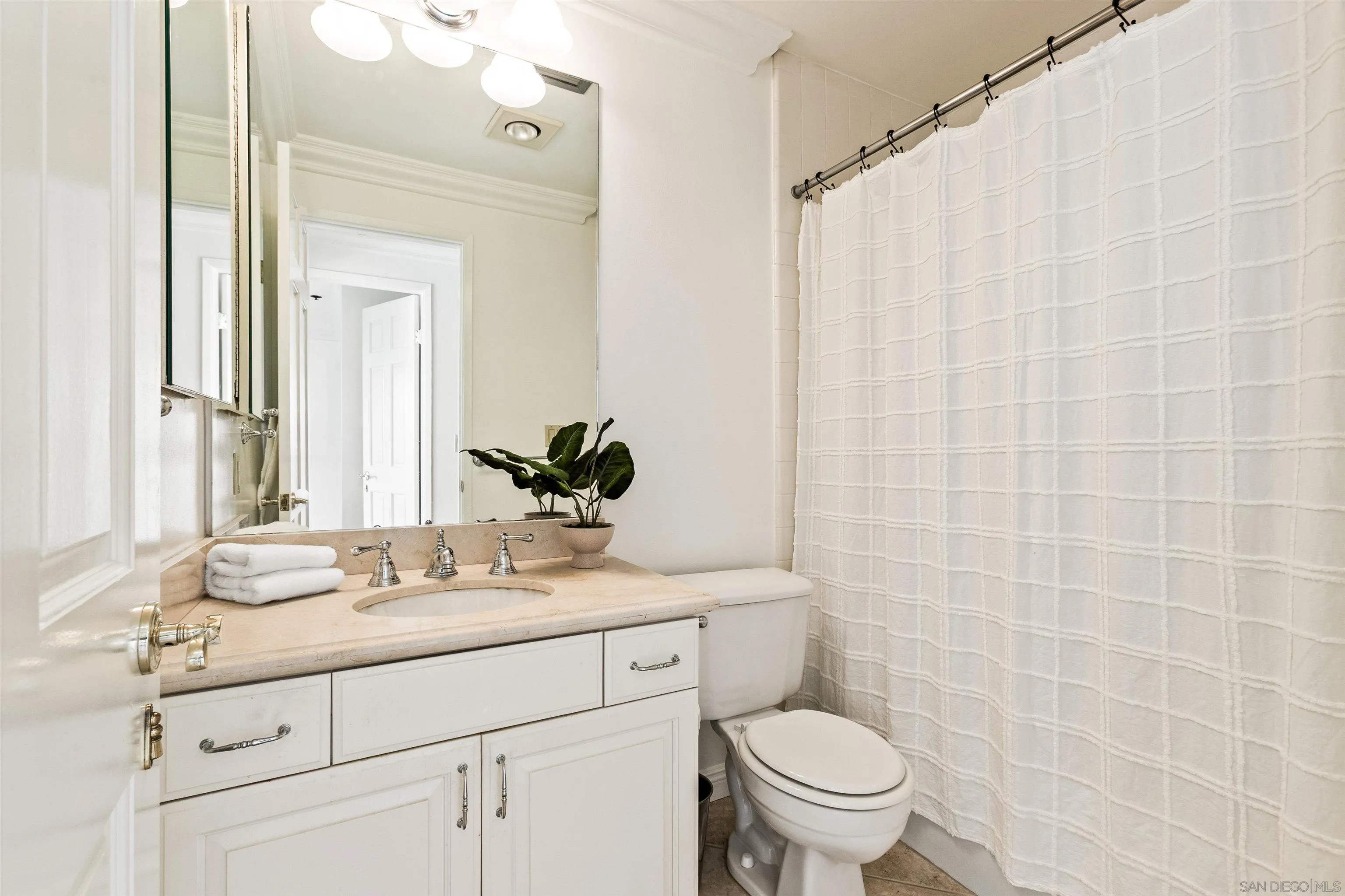 https://cdn.realtyfeed.com/cdn/127/260004569/9a2940903b2ca75f1e0cc36abbbdf150.webp