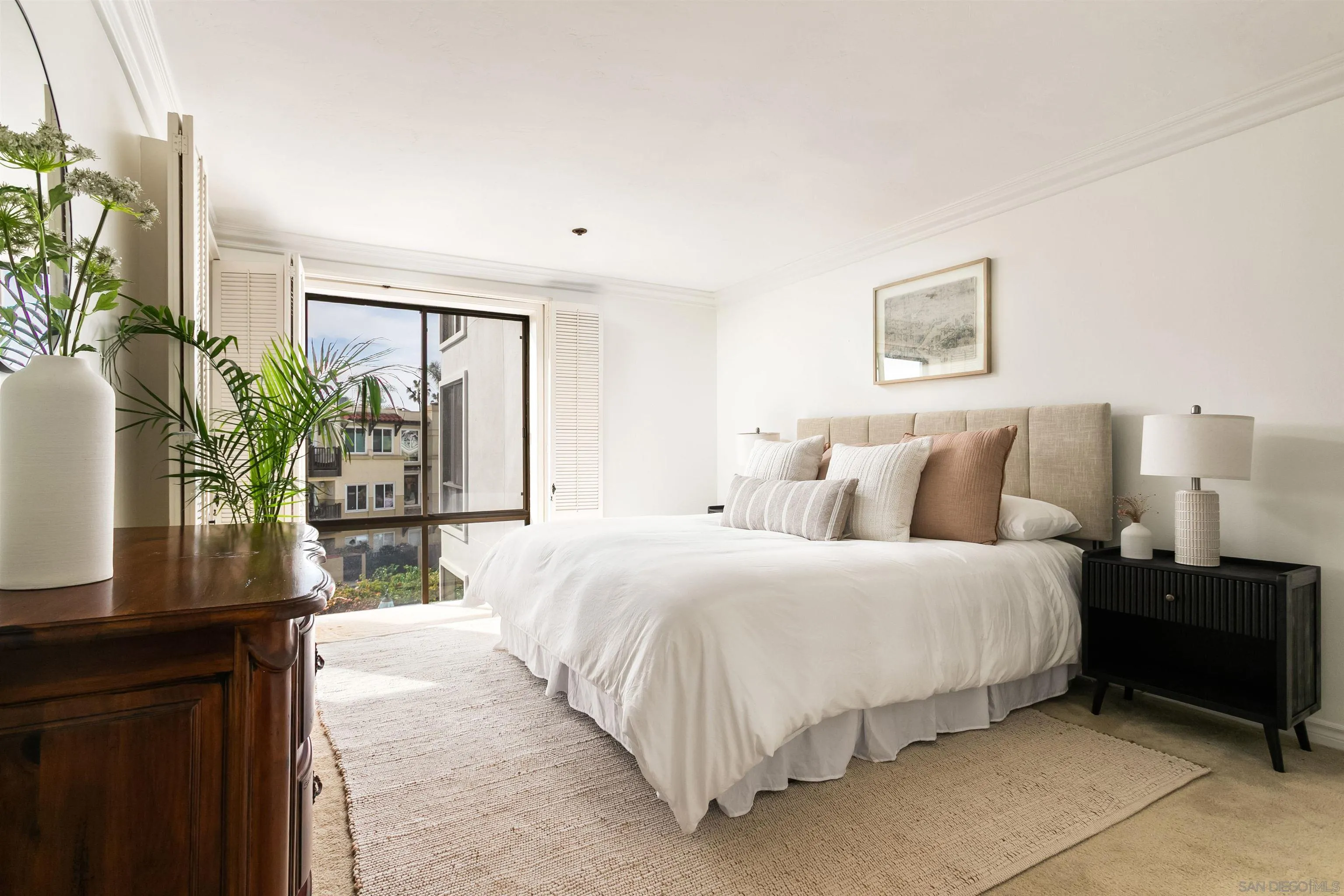 https://cdn.realtyfeed.com/cdn/127/260004569/d70f1fae848216bbd09961c9c3d64e02.webp