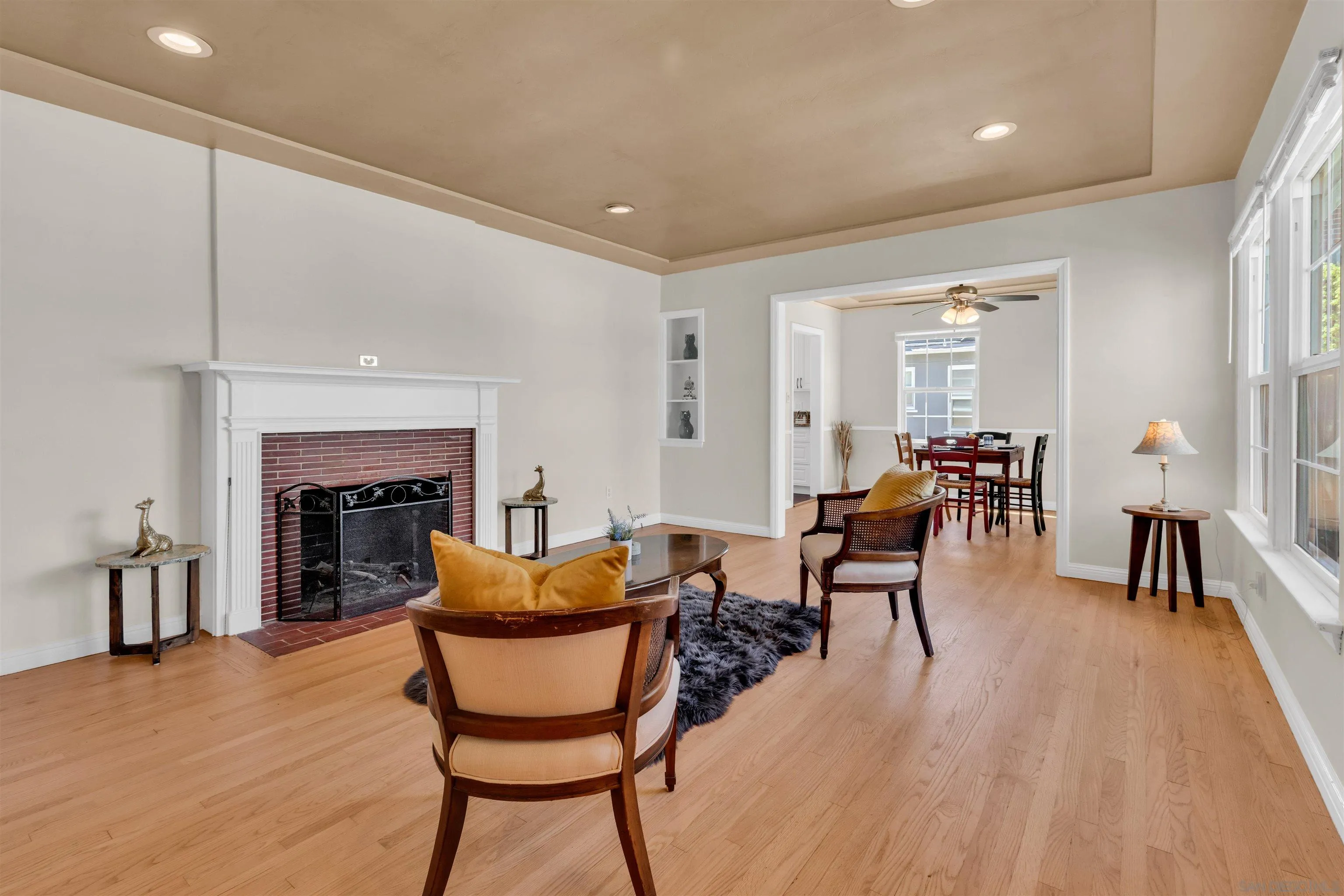 https://cdn.realtyfeed.com/cdn/127/260004570/e37e12d80bc594fd4439b4604c21d79c.webp