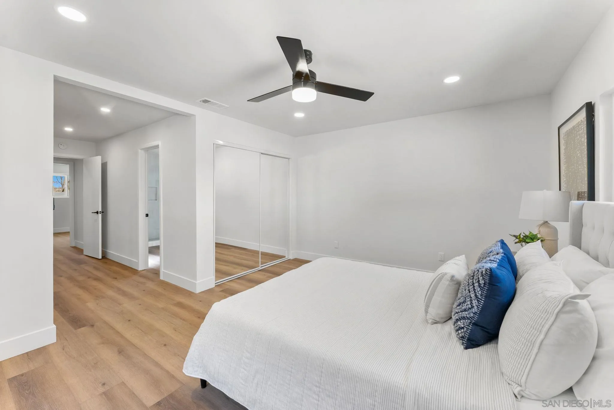 https://cdn.realtyfeed.com/cdn/127/260004574/78b8fbdaf15d2434a97f352b743e5db2.webp