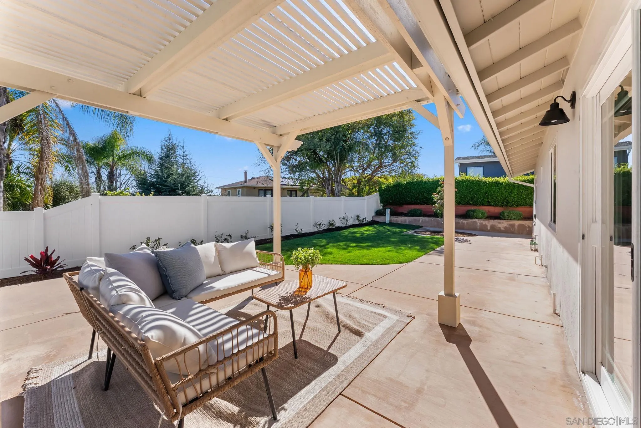 https://cdn.realtyfeed.com/cdn/127/260004574/8f05d092ba6c4ac5f004a3fa544b788c.webp