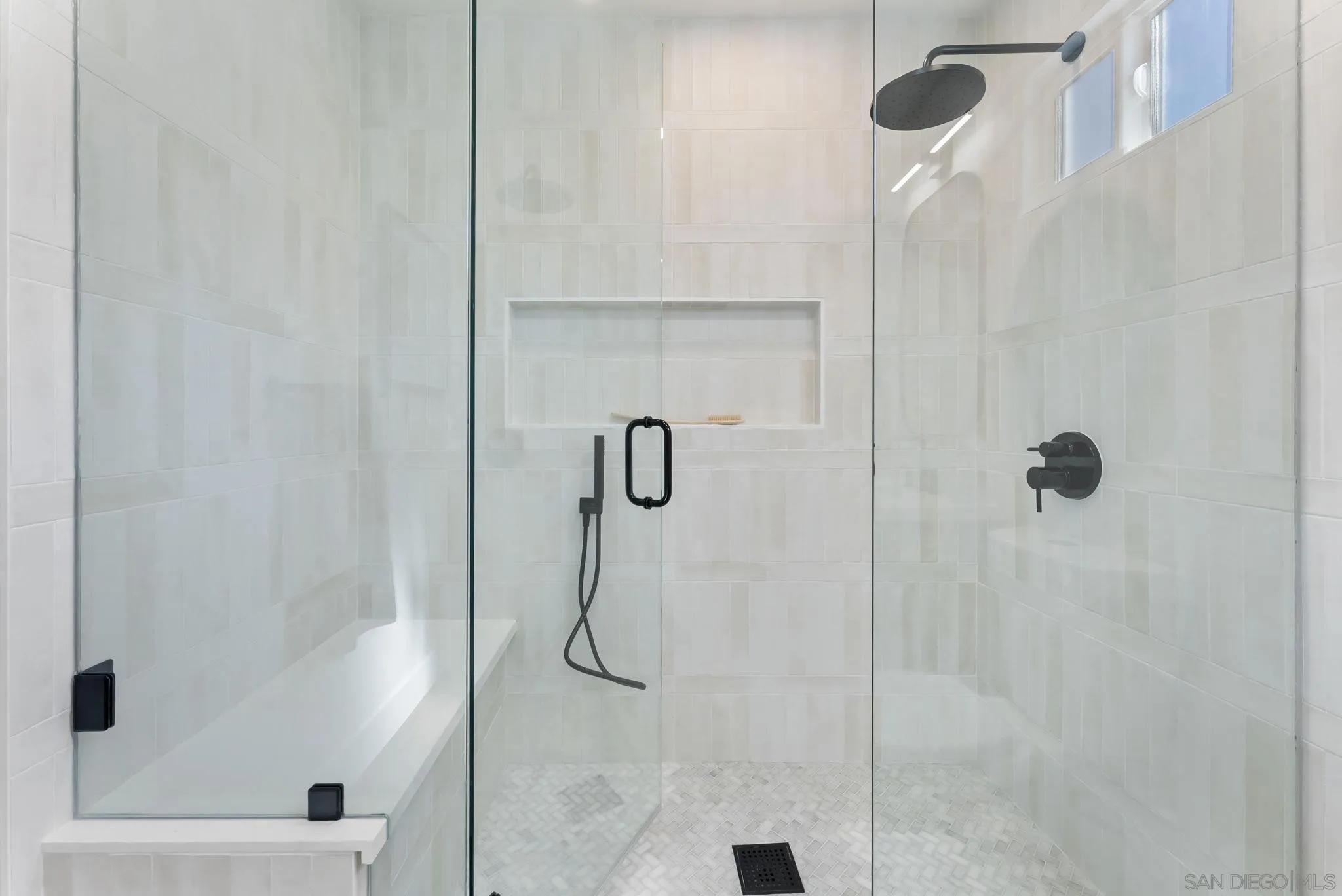 https://cdn.realtyfeed.com/cdn/127/260004574/ae6de686573ad0263b81b71c0449e29d.webp