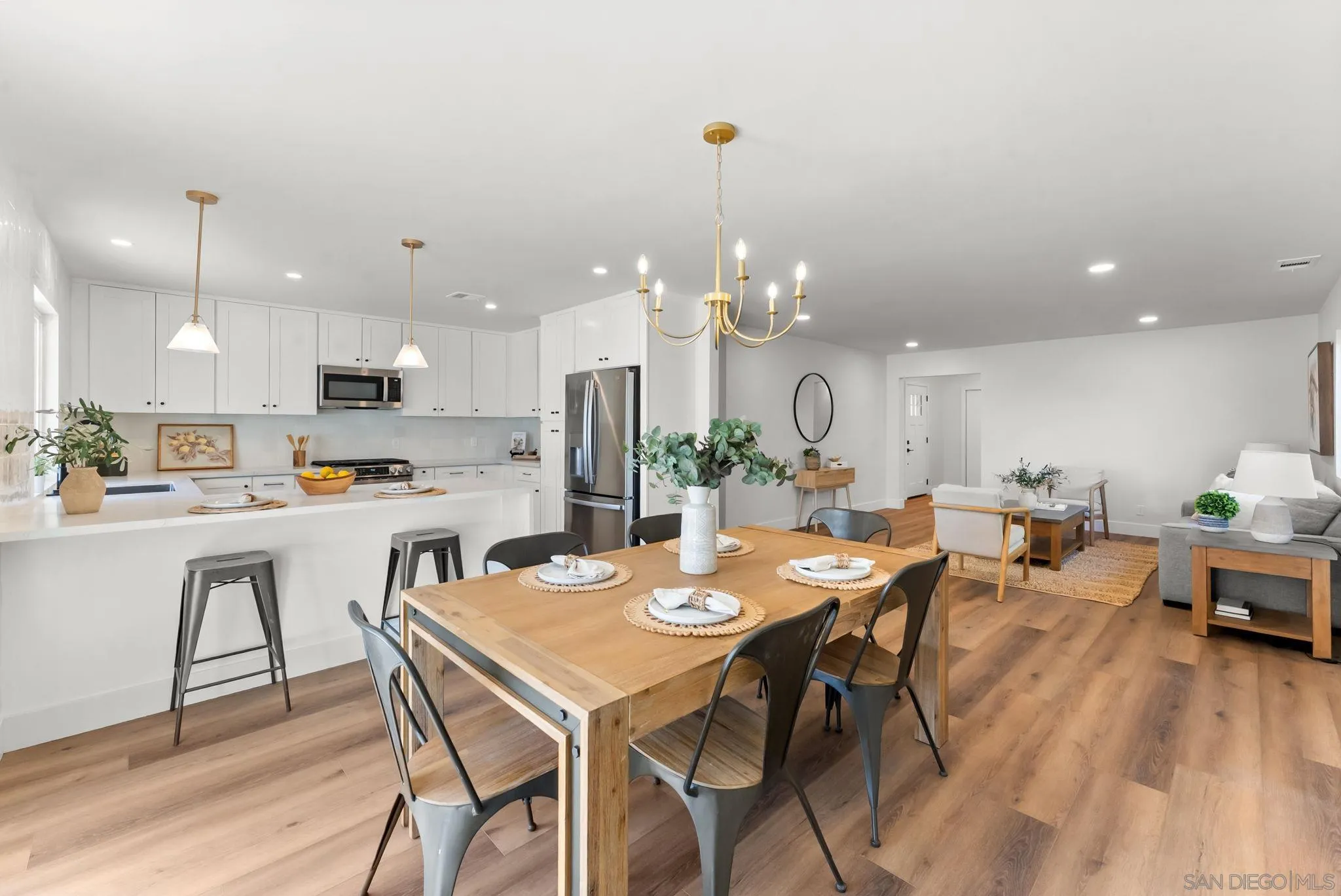 https://cdn.realtyfeed.com/cdn/127/260004574/bcf2a9071c48f961d39c769c0feb44f1.webp