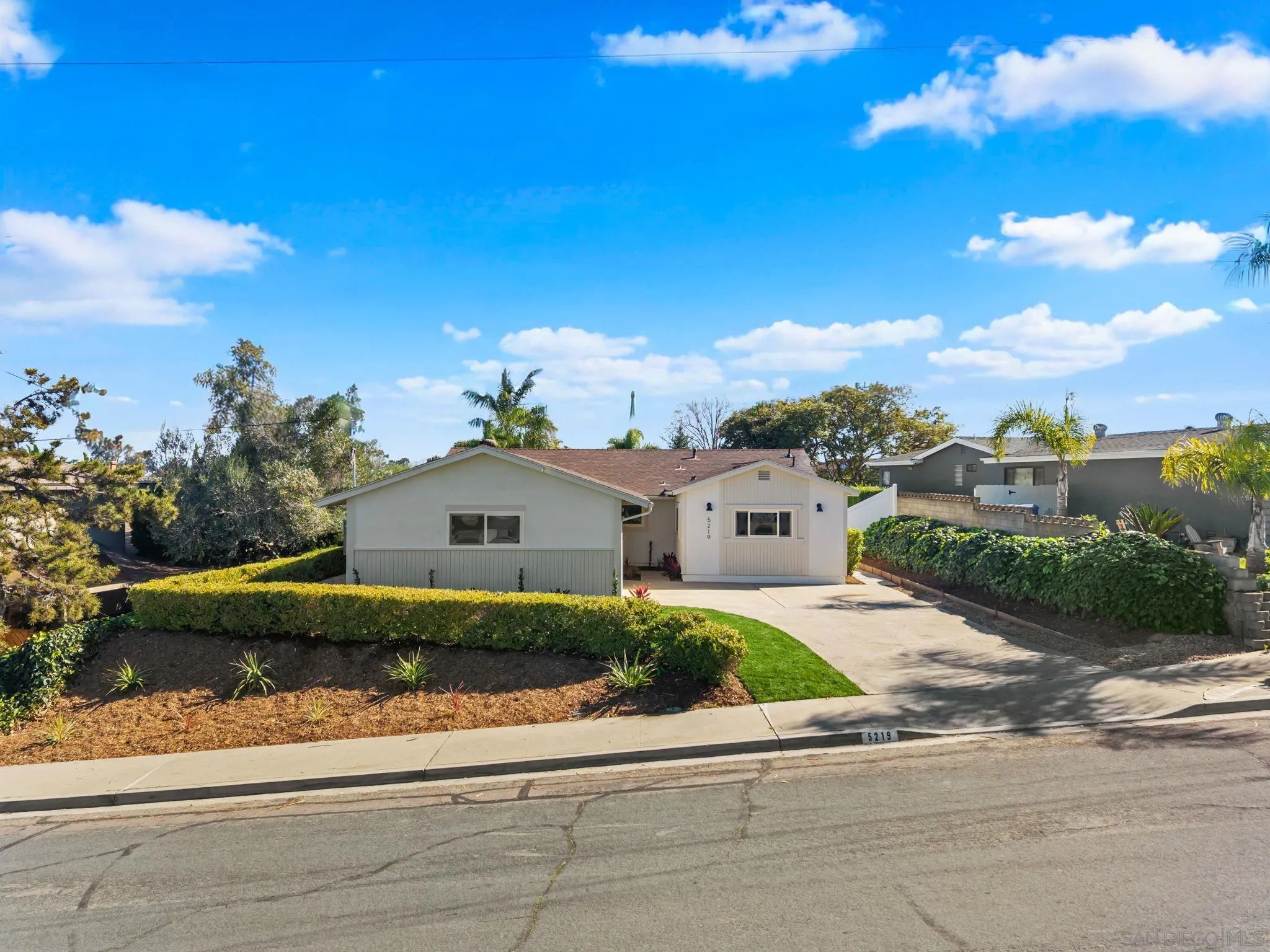https://cdn.realtyfeed.com/cdn/127/260004574/d7746d72e1410a34c76941973dd8fb3d.webp