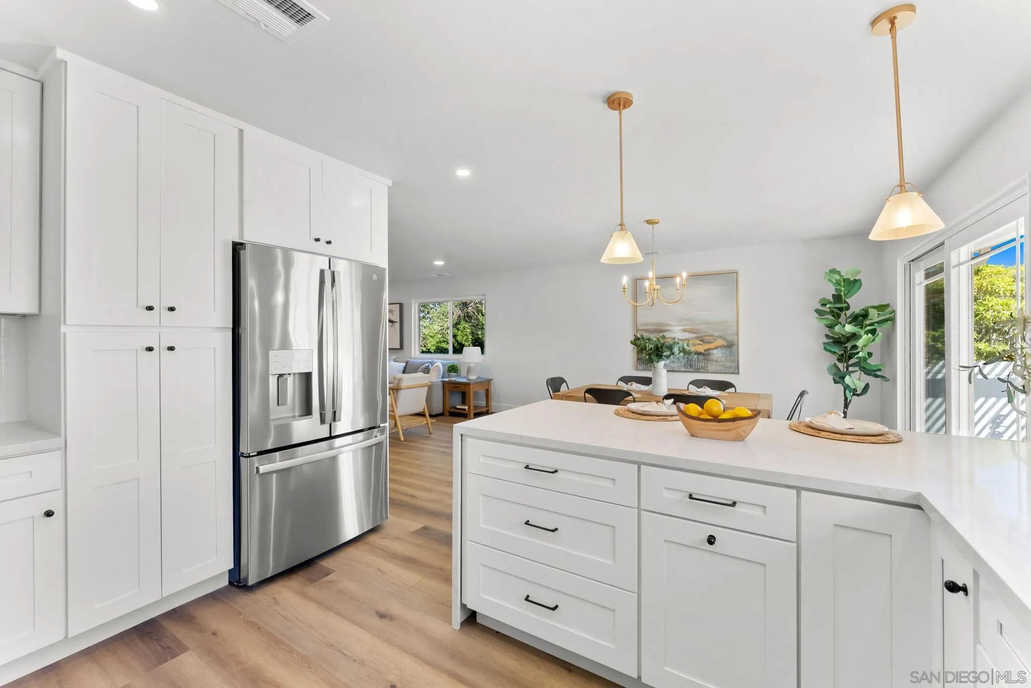 https://cdn.realtyfeed.com/cdn/127/260004574/ec8dba3e5c1563c976768a5524dcc8b0.webp