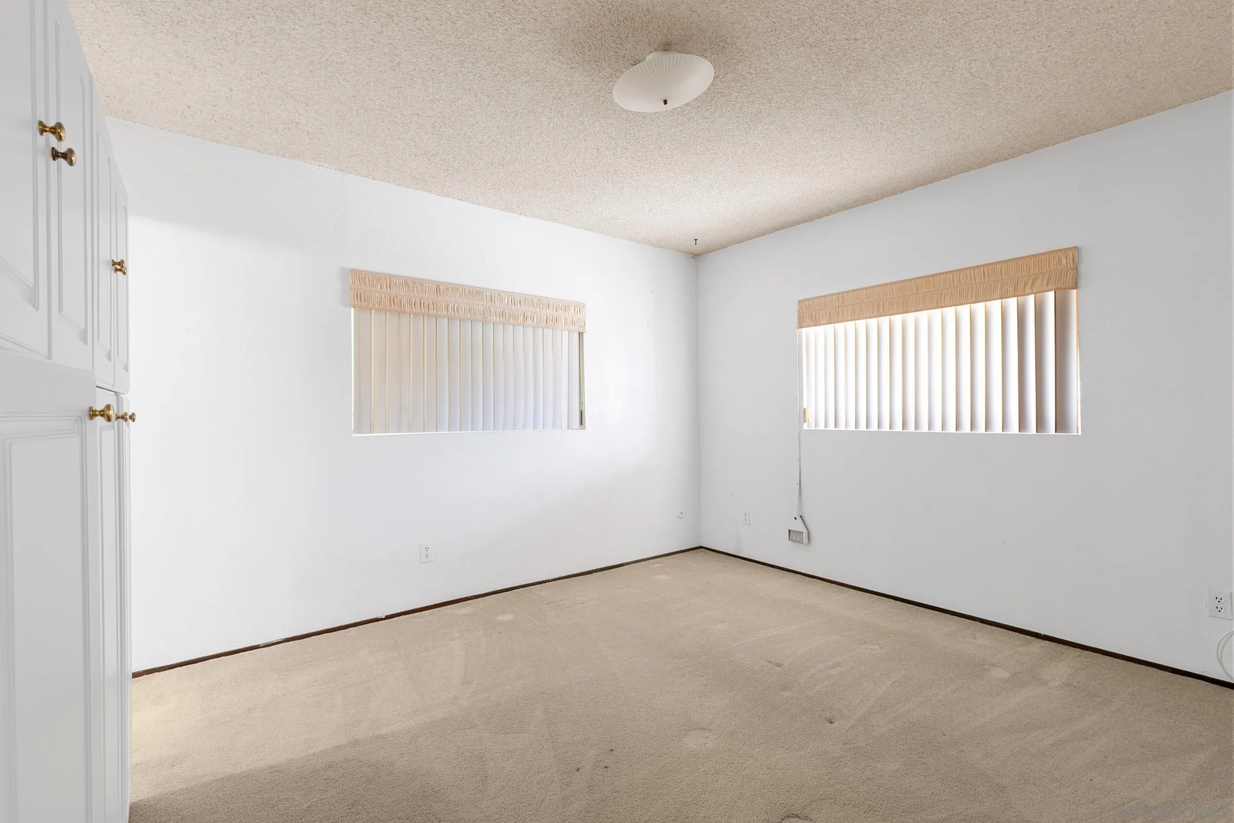 https://cdn.realtyfeed.com/cdn/127/260004582/fa80cdb5b763d66f026075e9420b5318.webp
