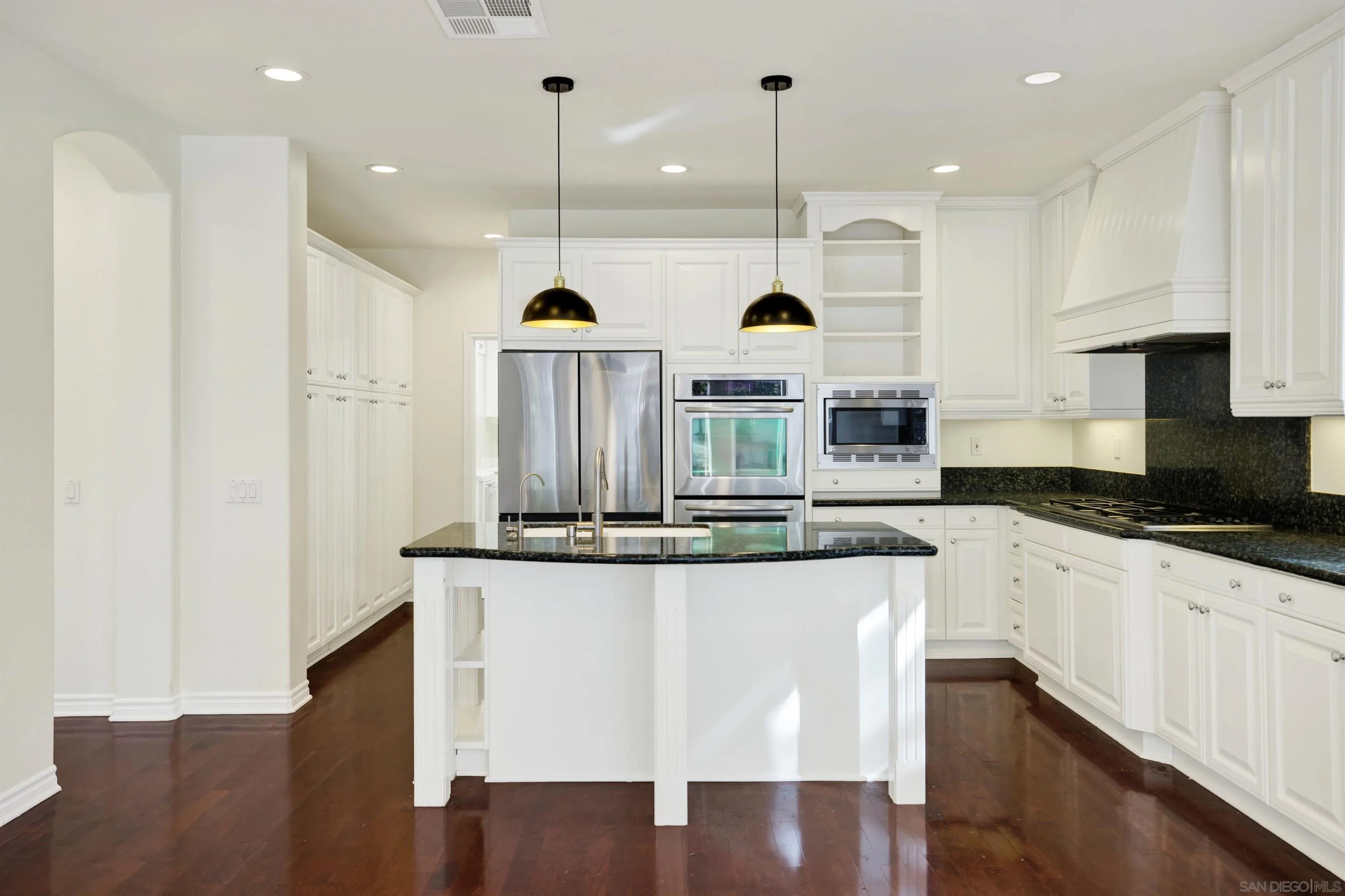 https://cdn.realtyfeed.com/cdn/127/260004584/a7129bd02cccb42148449812376237ed.webp