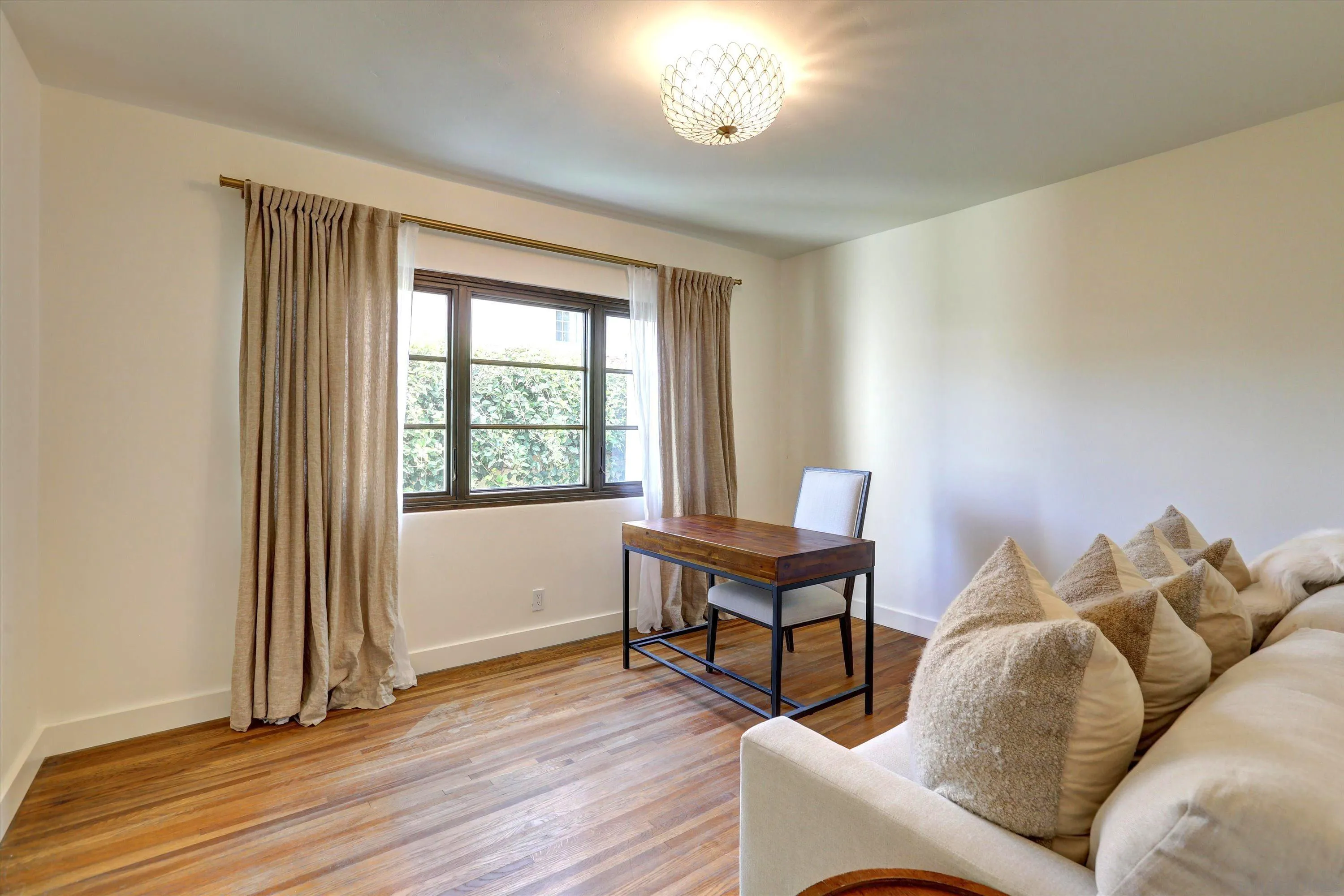 https://cdn.realtyfeed.com/cdn/127/260004585/38ffa734b1a70976f9f0a375f9d42ab3.webp